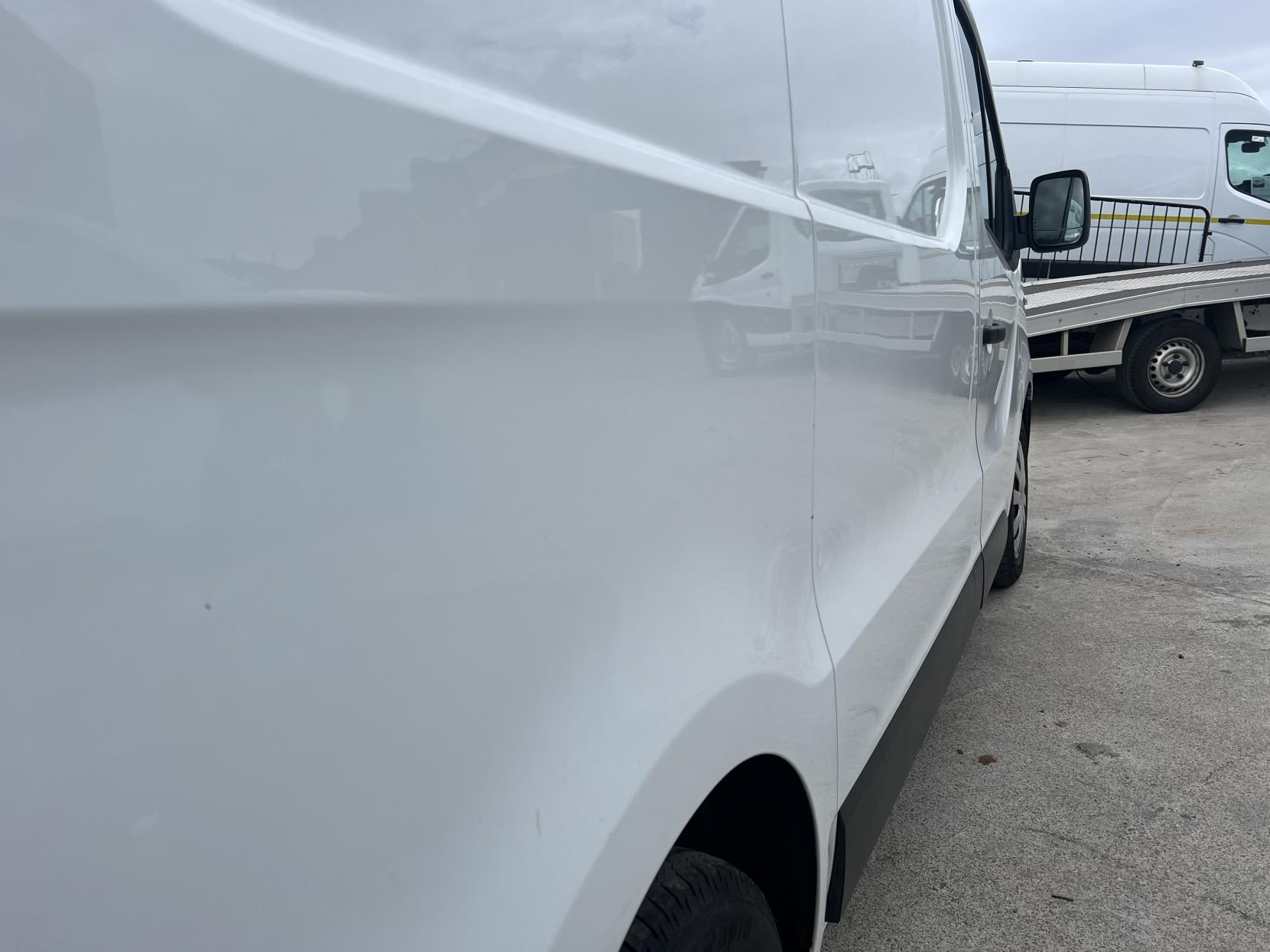 Renault Trafic 2.0 dCi ENERGY 30 Business Panel Van 5dr Diesel Manual SWB Standard Roof Euro 6 (s/s) (120 ps)