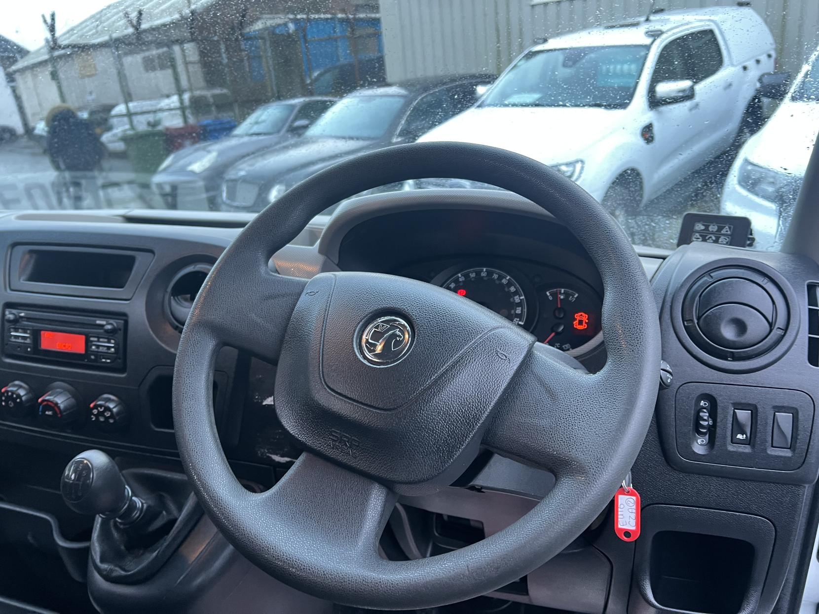 Vauxhall Movano 2.3 CDTi 3500 Panel Van 5dr Diesel Manual FWD L3 H2 Euro 5 (110 ps)