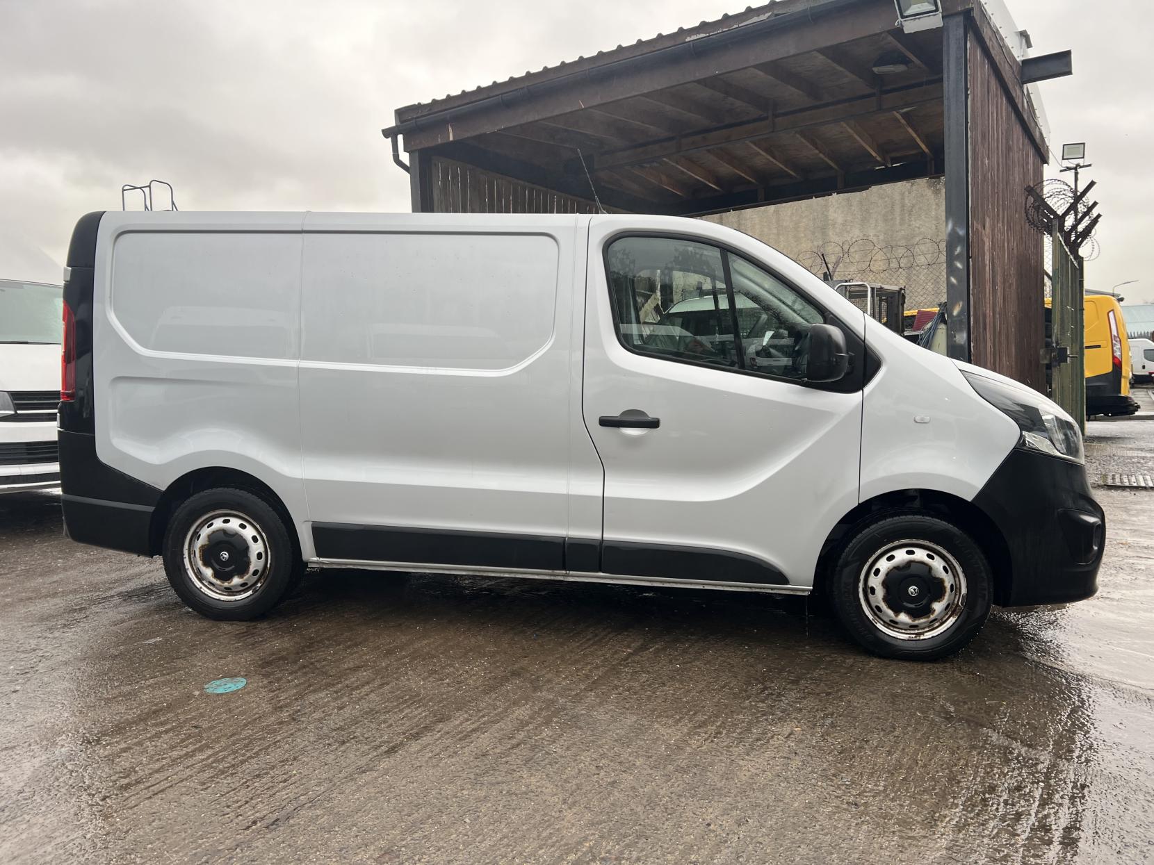 Vauxhall Vivaro 1.6 CDTi 2700 Panel Van 5dr Diesel Manual L1 H1 Euro 6 (95 ps)
