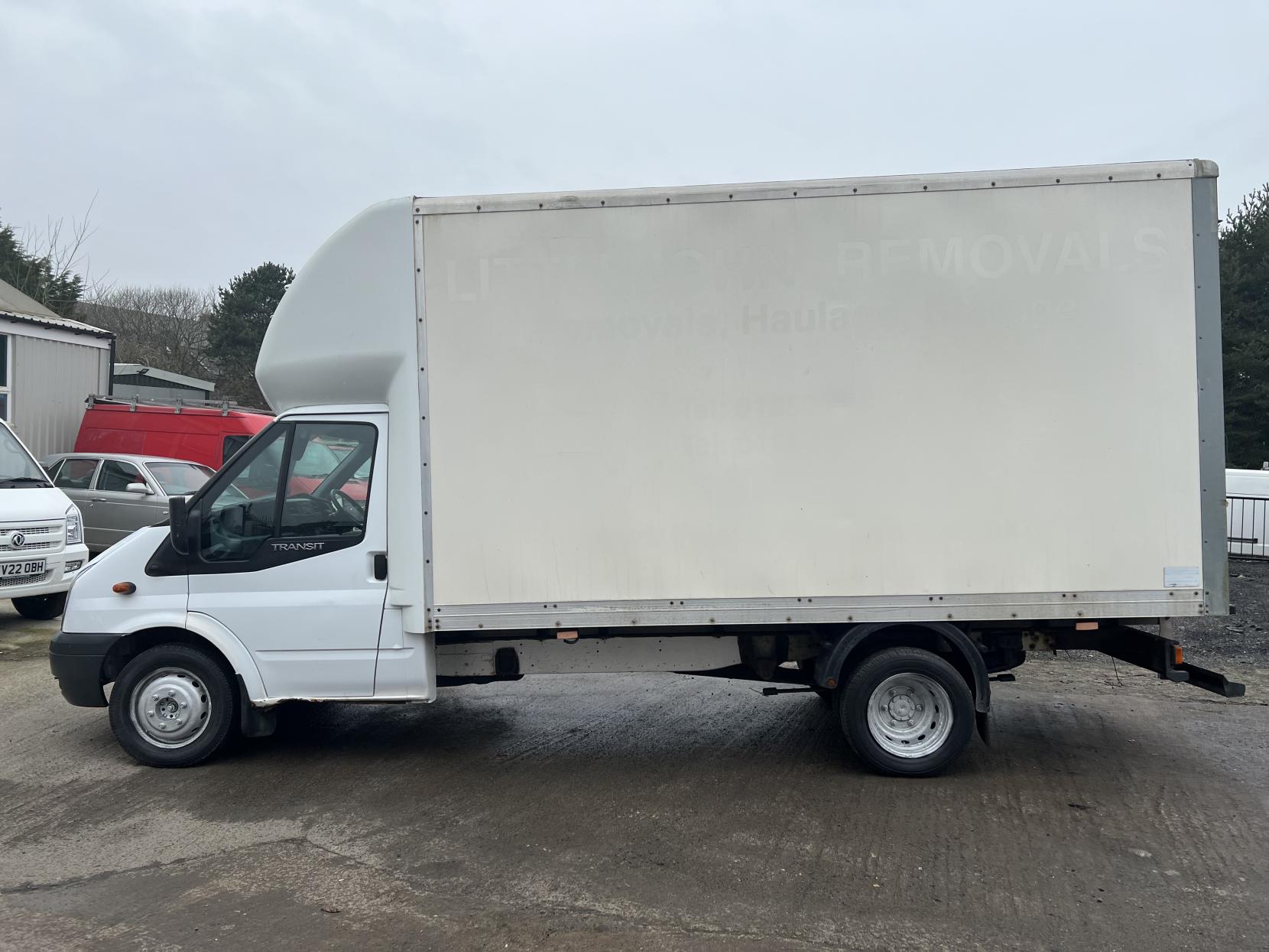 Ford Transit 2.4 TDCi 350 Chassis Cab 2dr Diesel Manual RWD L4 (DRW) (113 bhp)