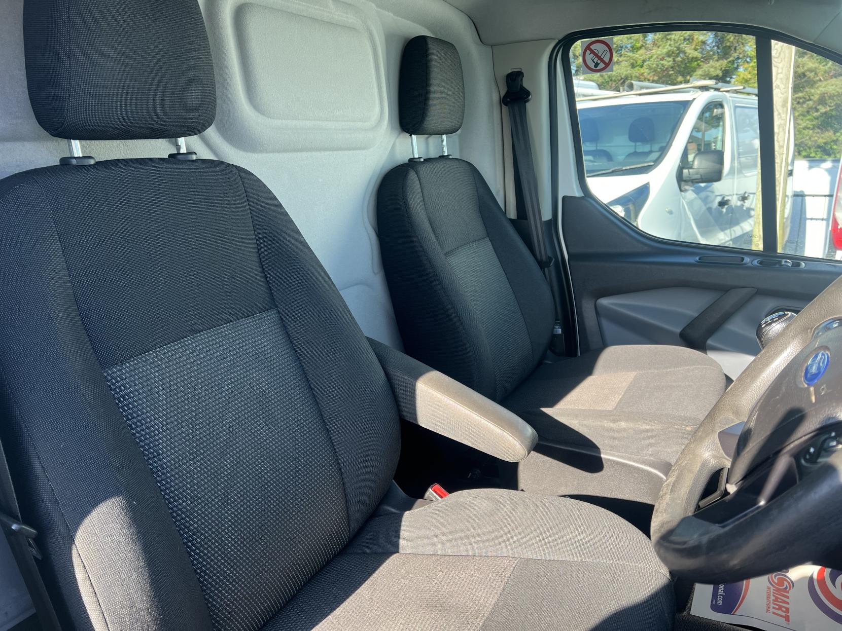 Ford Transit Custom 2.0 TDCi 310 Panel Van 5dr Diesel Manual L1 H1 (163 g/km, 104 bhp)