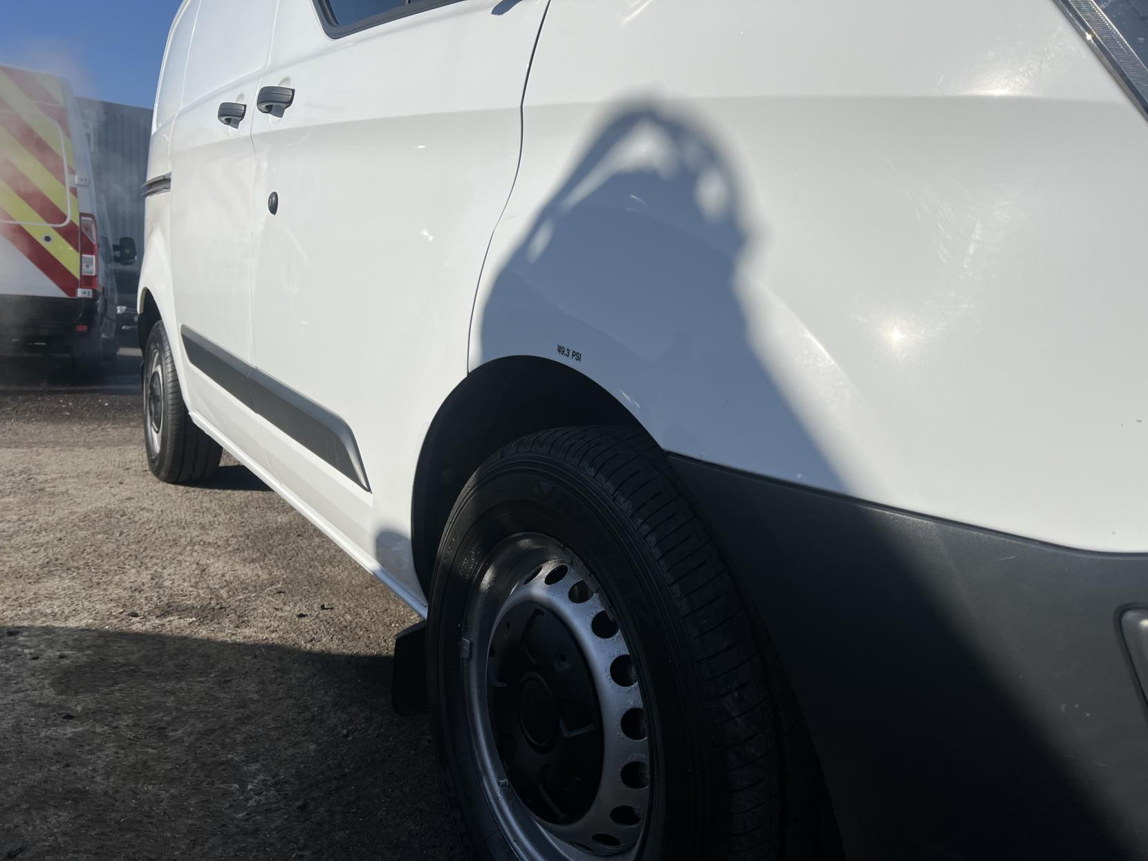 Ford Transit Custom 2.0 TDCi 310 Panel Van 5dr Diesel Manual L1 H1 (163 g/km, 104 bhp)