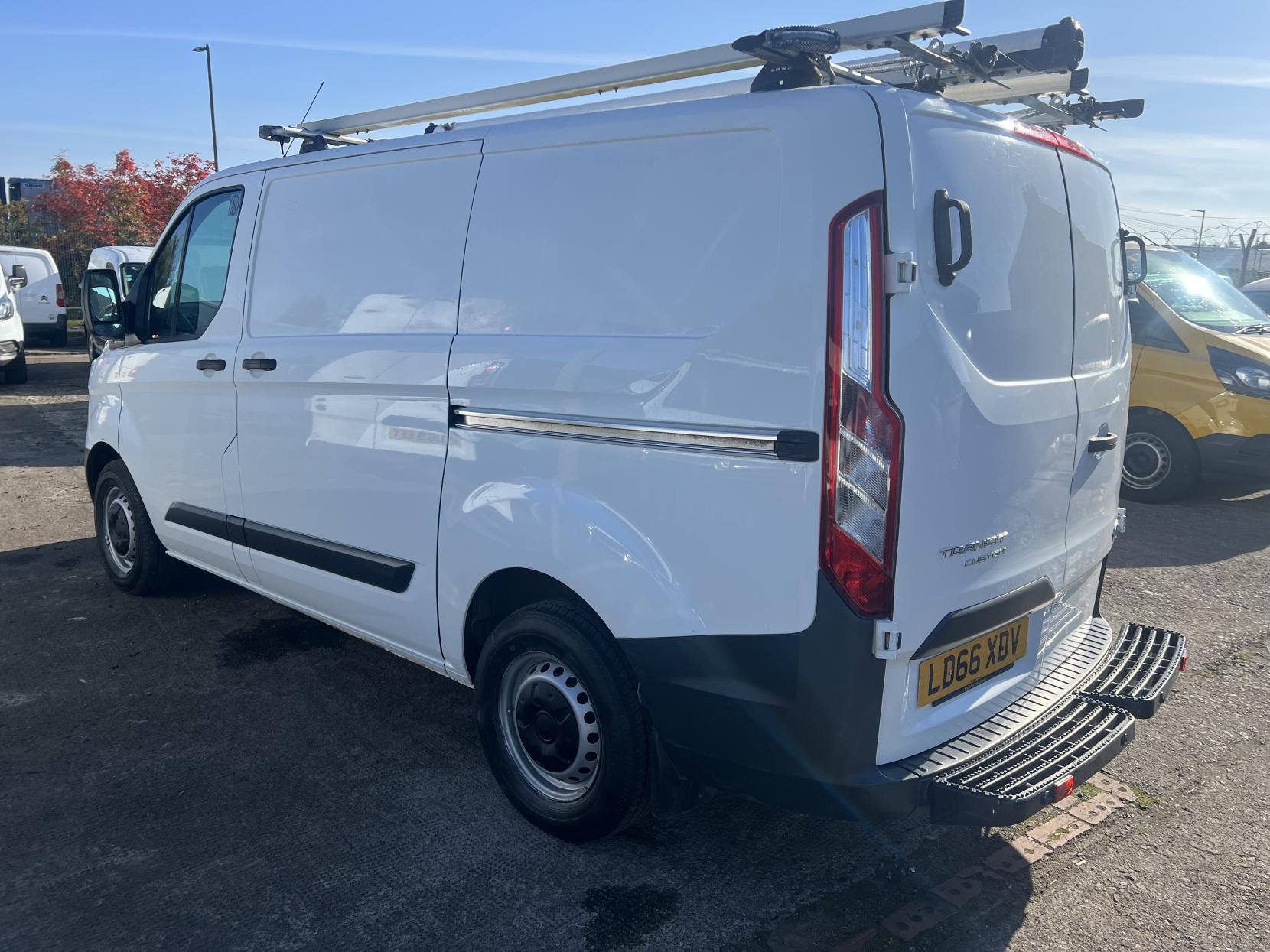 Ford Transit Custom 2.0 TDCi 310 Panel Van 5dr Diesel Manual L1 H1 (163 g/km, 104 bhp)