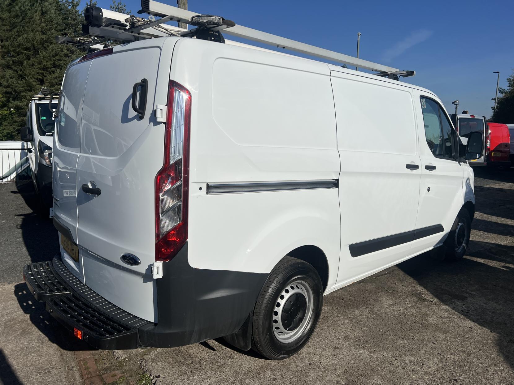 Ford Transit Custom 2.0 TDCi 310 Panel Van 5dr Diesel Manual L1 H1 (163 g/km, 104 bhp)