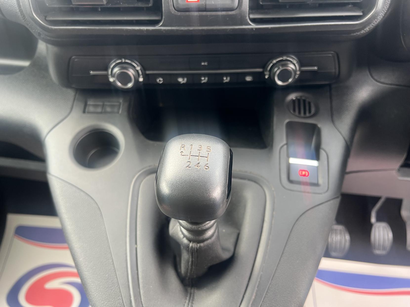 Vauxhall Combo 1.5 Turbo D 2300 Sportive Panel Van 4dr Diesel Manual L2 H1 Euro 6 (100 ps)