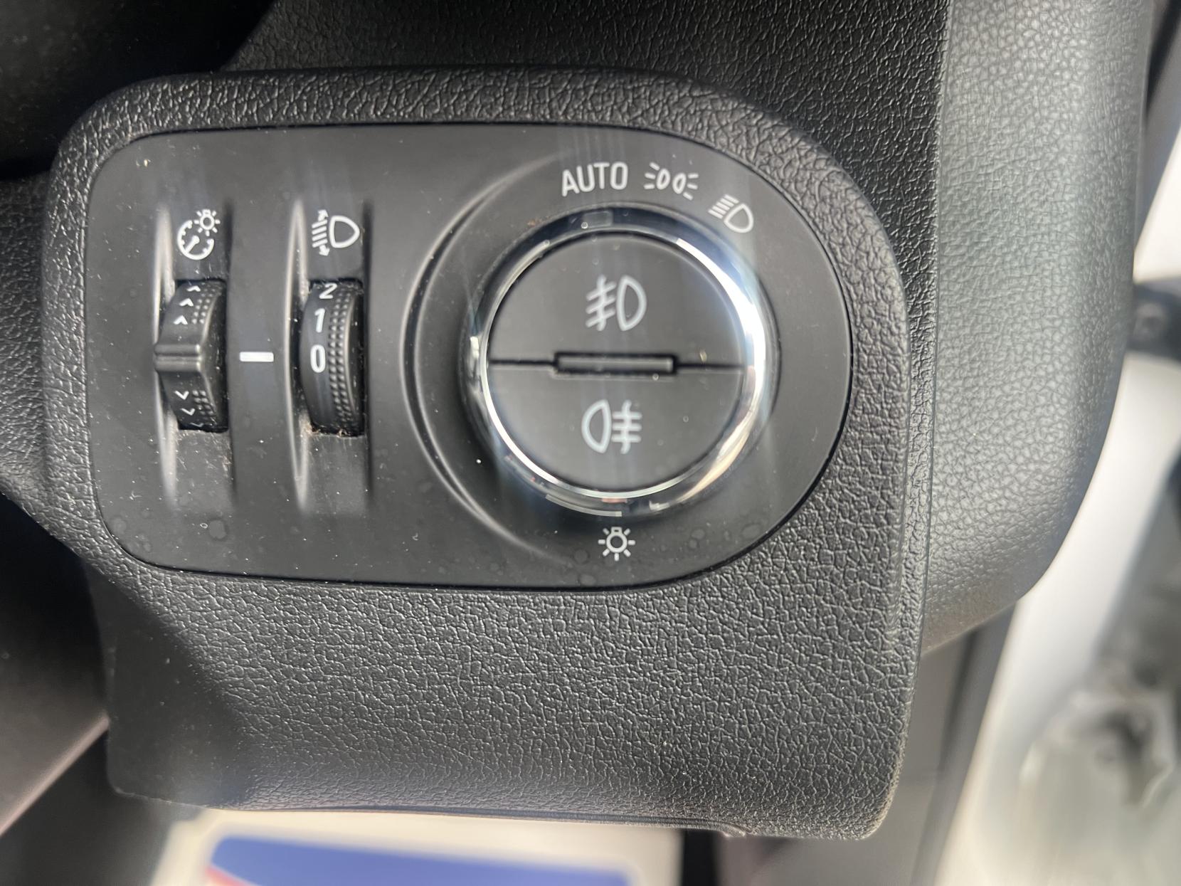 Vauxhall Combo 1.5 Turbo D 2300 Sportive Panel Van 4dr Diesel Manual L2 H1 Euro 6 (100 ps)