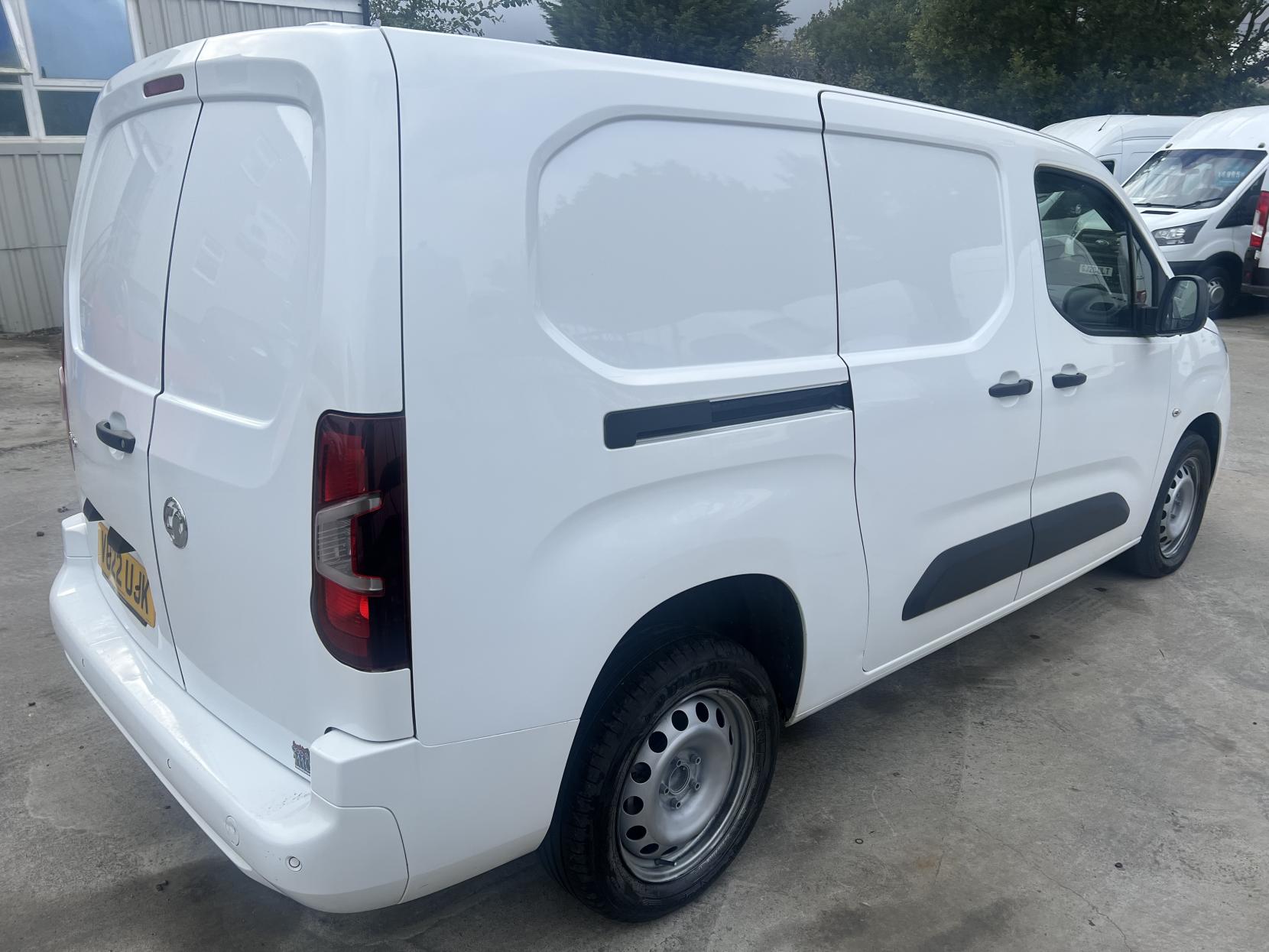 Vauxhall Combo 1.5 Turbo D 2300 Sportive Panel Van 4dr Diesel Manual L2 H1 Euro 6 (100 ps)