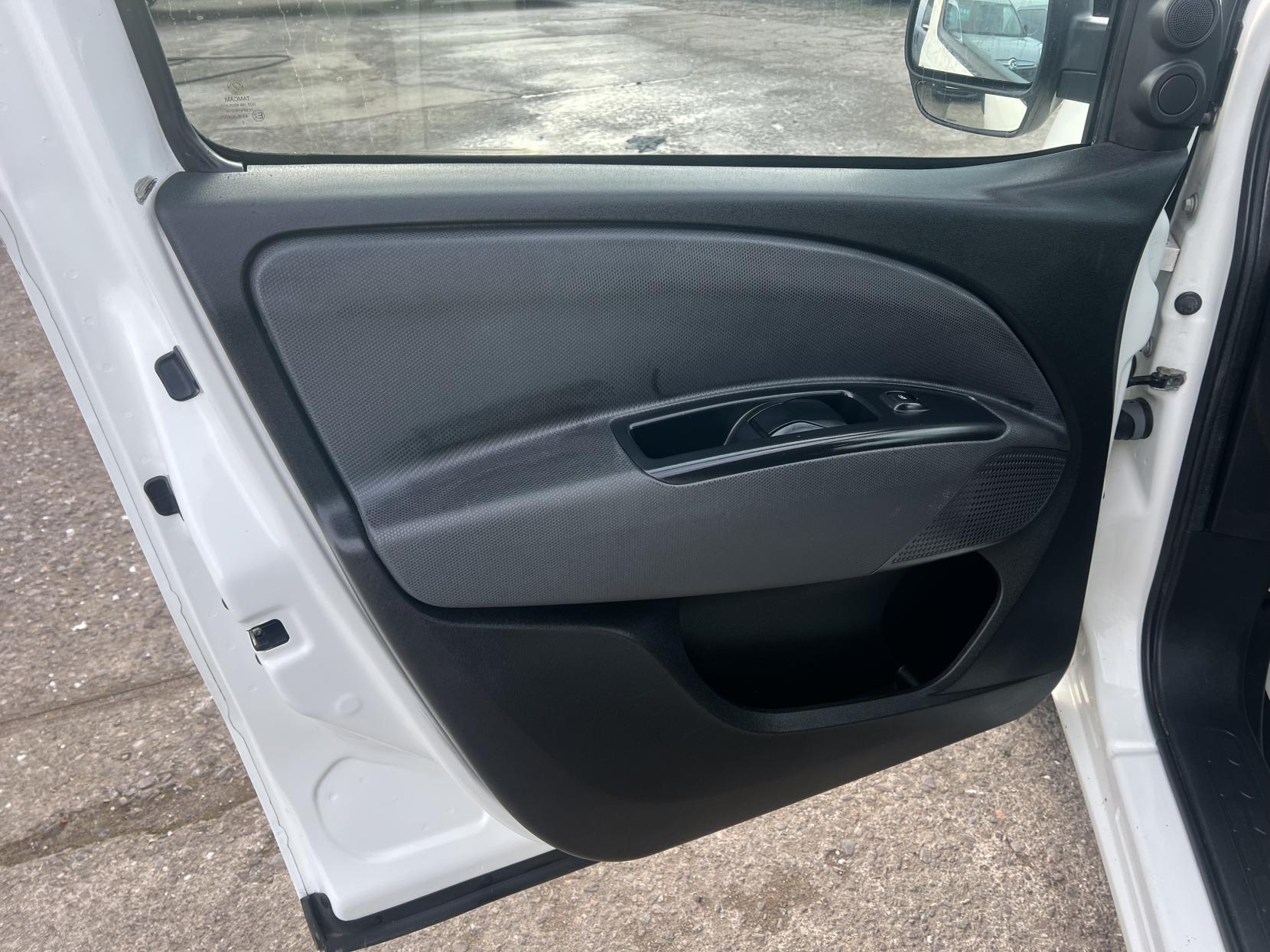 Fiat Doblo 1.6 MultiJetII Maxi Tecnico Panel Van 6dr Diesel Manual L2 H1 Euro 6 (s/s) (105 bhp)