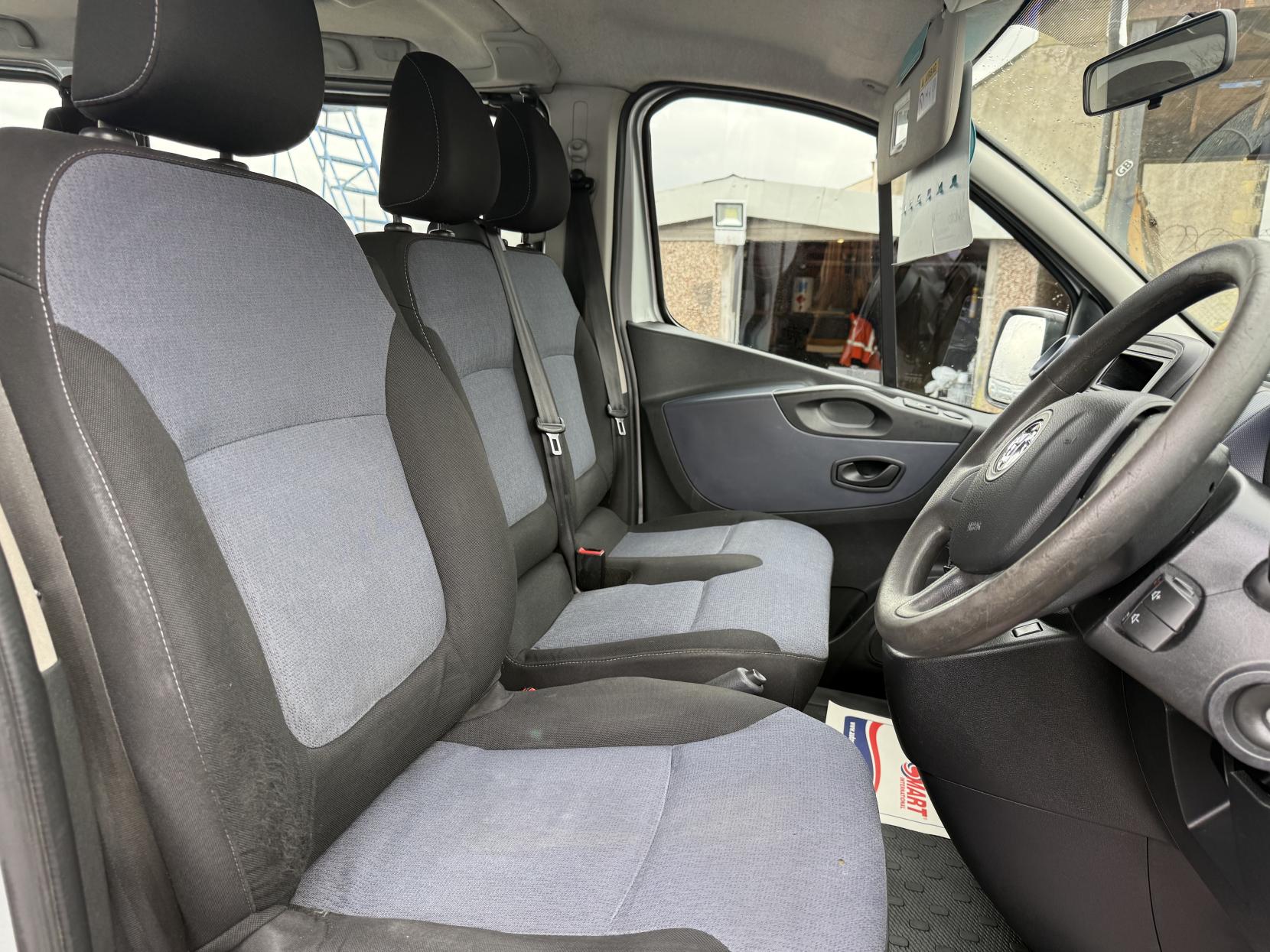 Vauxhall Vivaro 1.6 Combi Van (2014 - 2019)