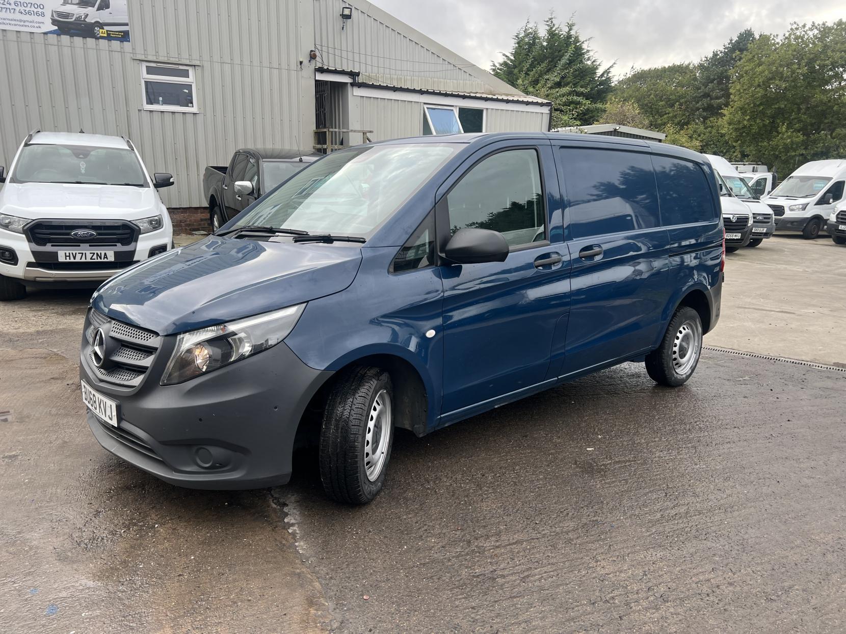 Mercedes-Benz Vito 1.6 111 CDI Panel Van 5dr Diesel Manual FWD L1 Euro 5 (114 ps)