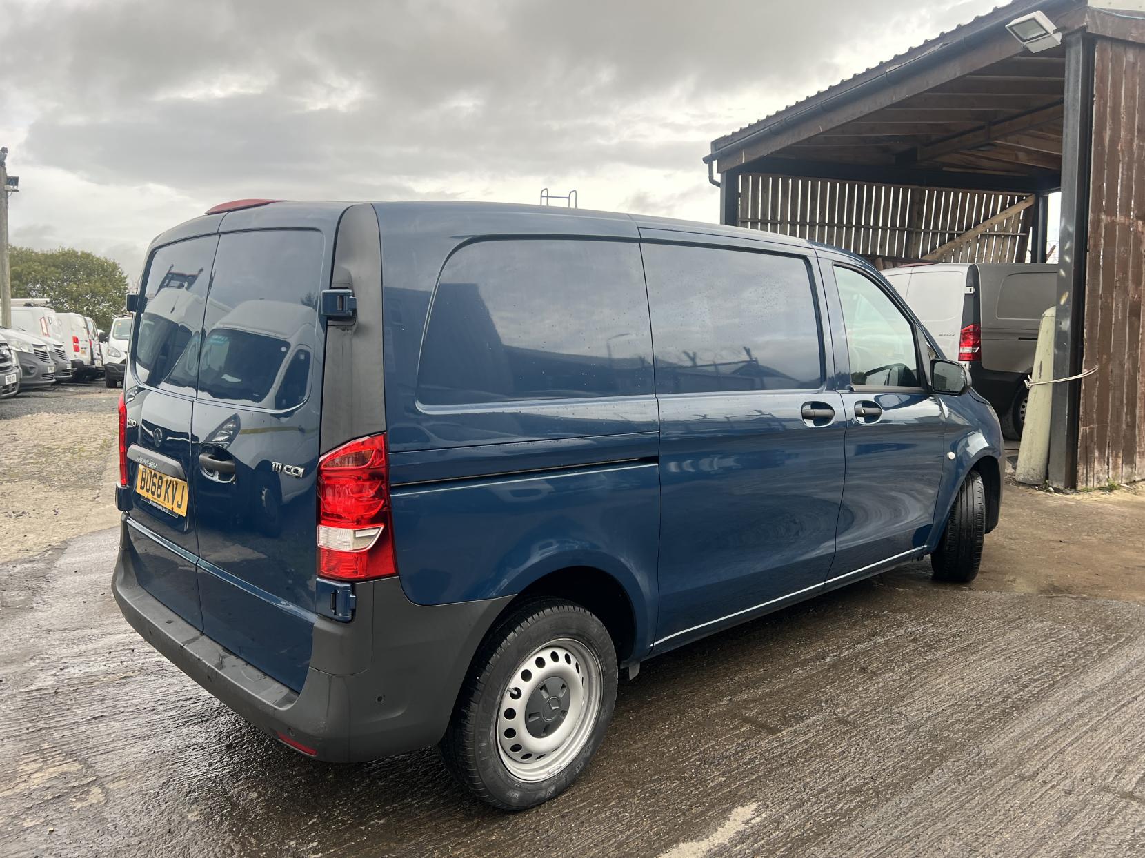 Mercedes-Benz Vito 1.6 111 CDI Panel Van 5dr Diesel Manual FWD L1 Euro 5 (114 ps)