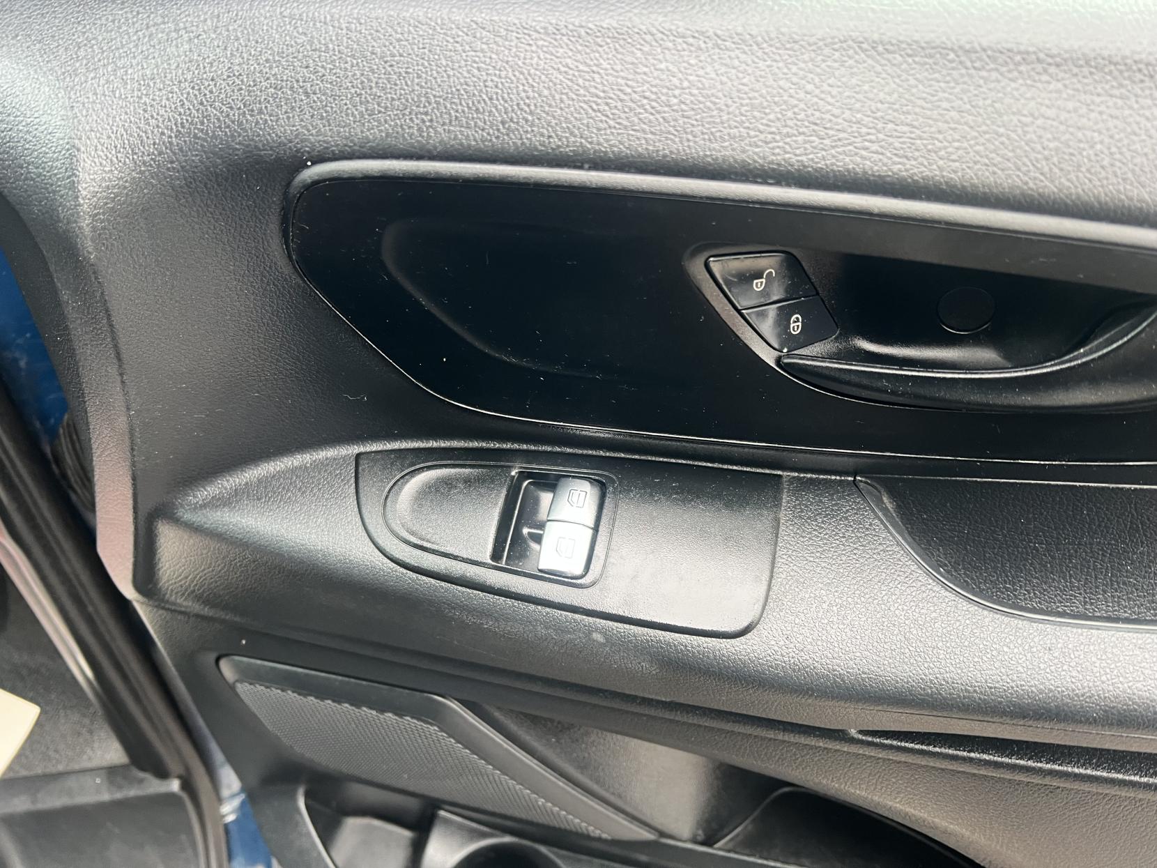 Mercedes-Benz Vito 1.6 111 CDI Panel Van 5dr Diesel Manual FWD L1 Euro 5 (114 ps)