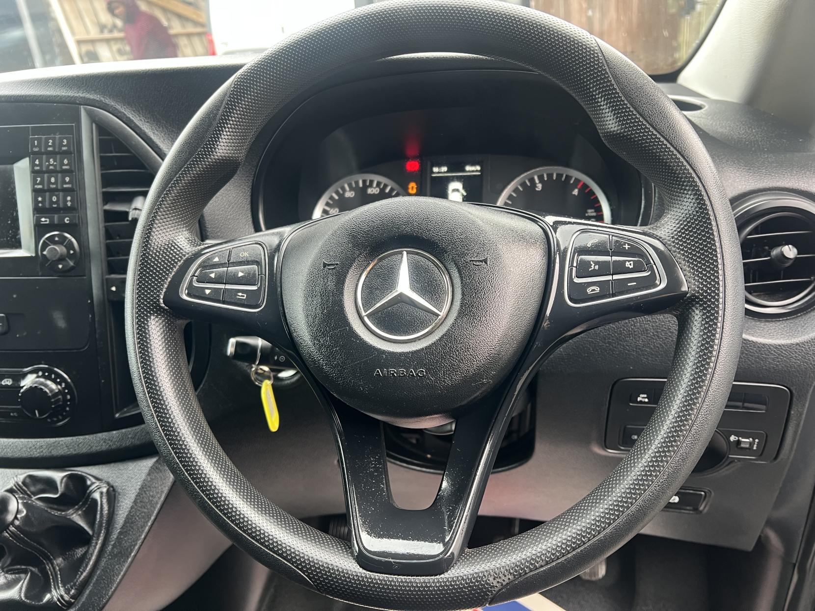 Mercedes-Benz Vito 1.6 111 CDI Panel Van 5dr Diesel Manual FWD L1 Euro 5 (114 ps)