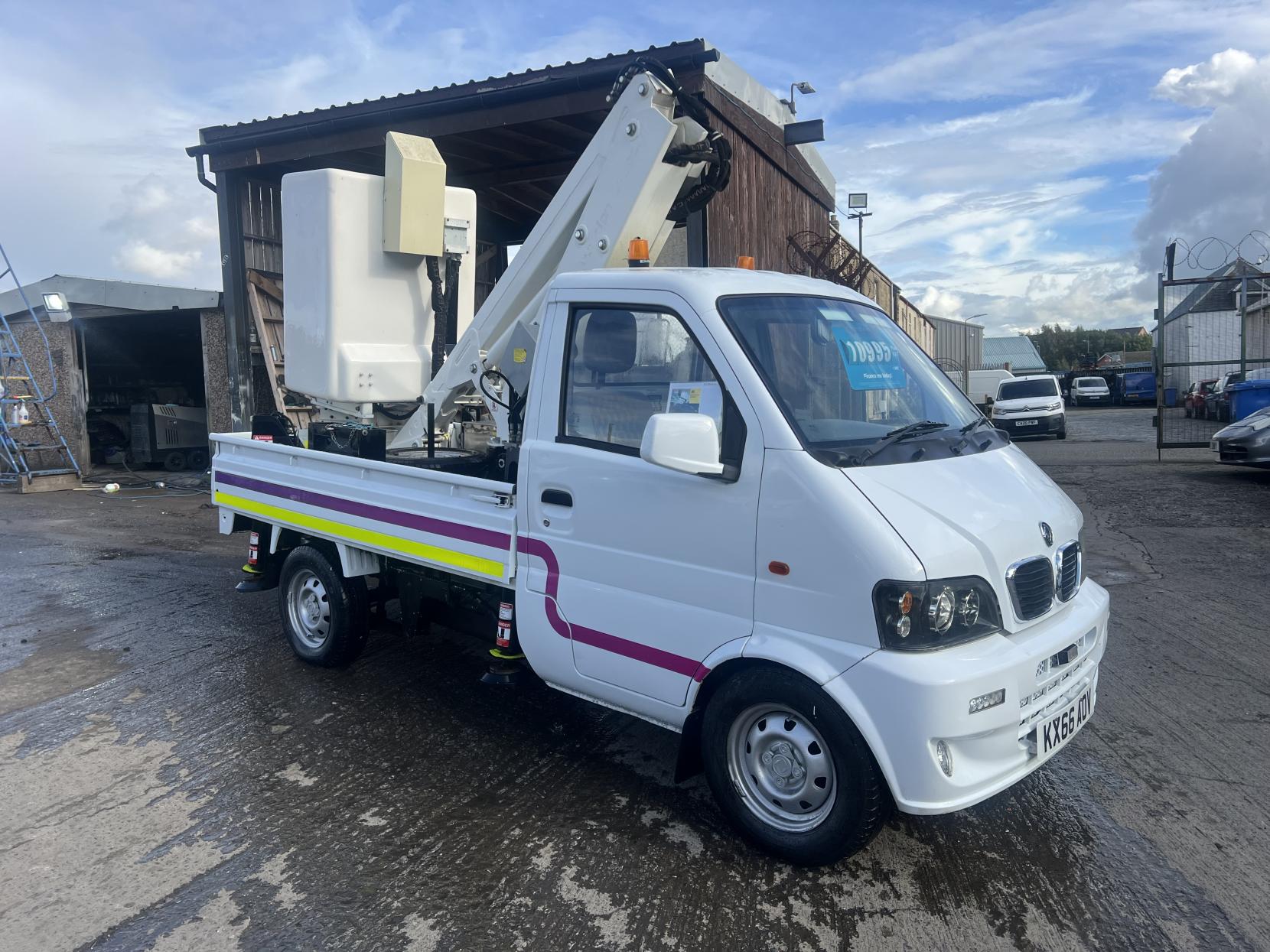 DFSK Loadhopper Cherry Picker