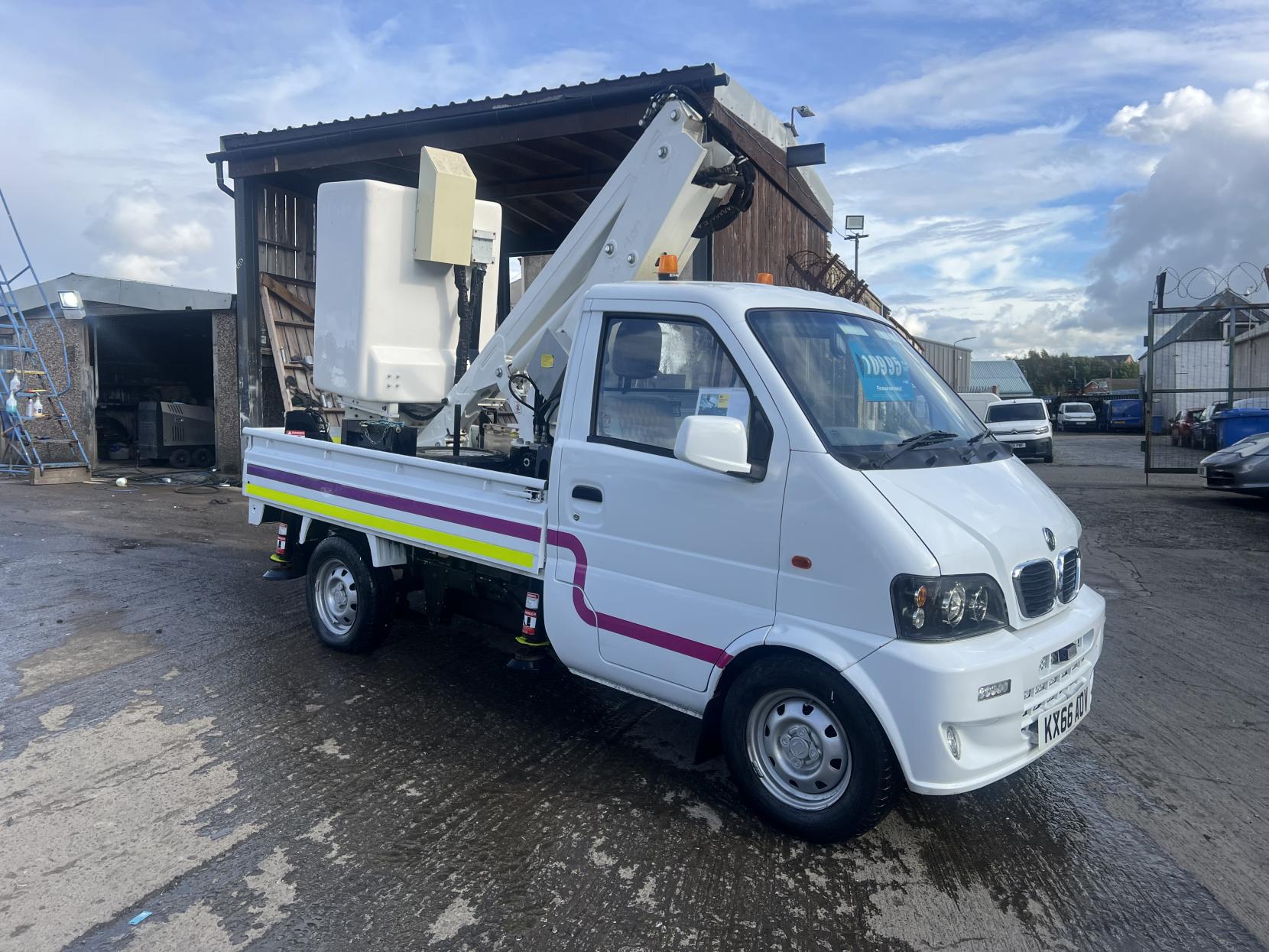 DFSK Loadhopper Cherry Picker