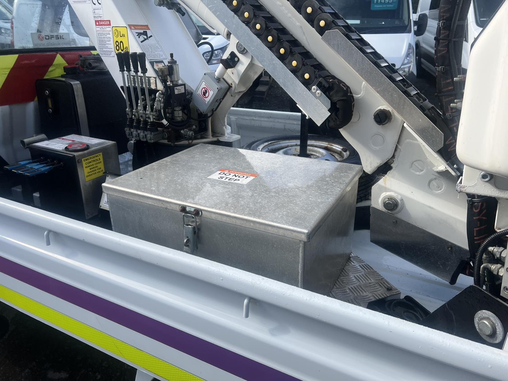 DFSK Loadhopper Cherry Picker