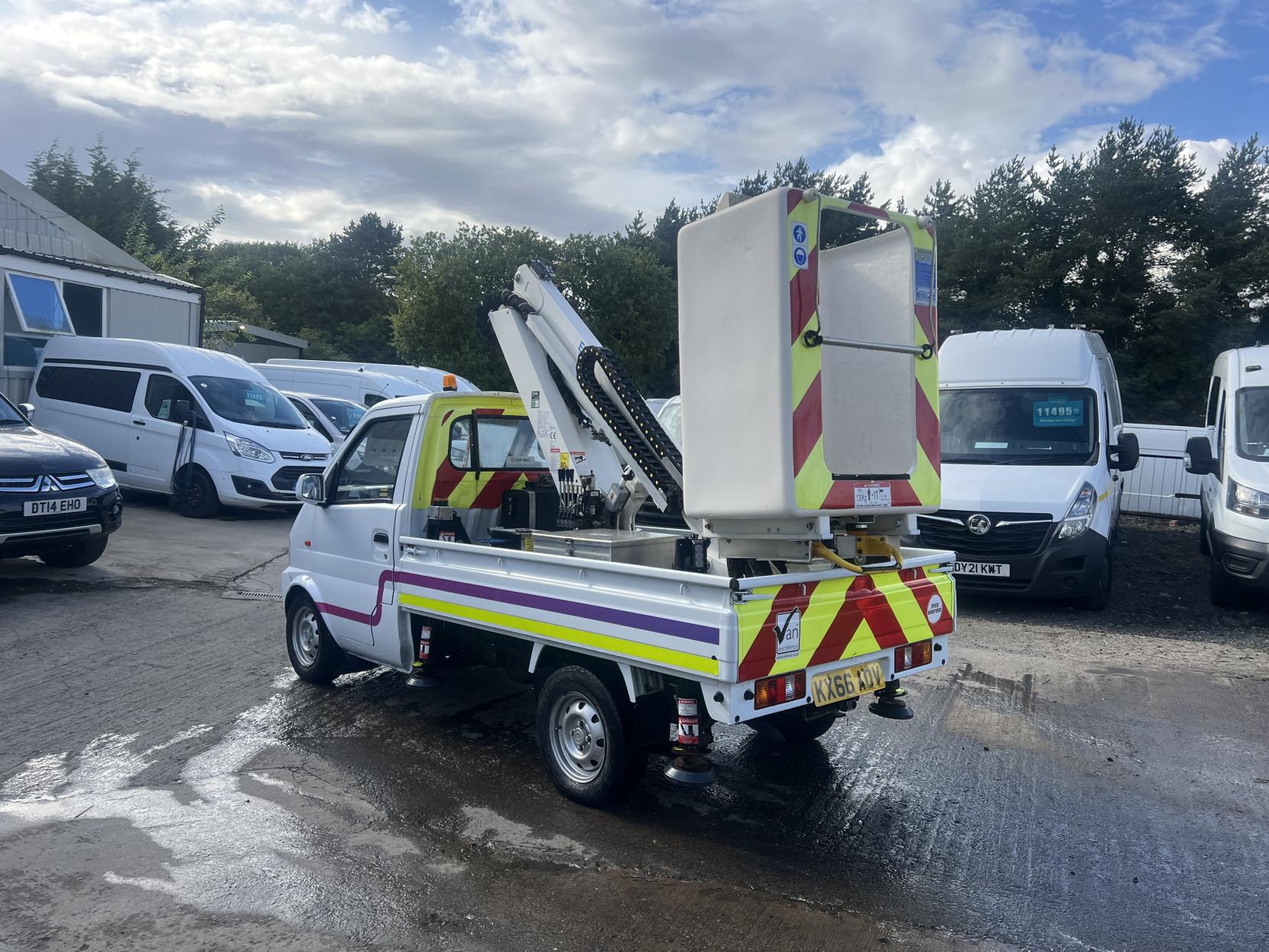 DFSK Loadhopper Cherry Picker