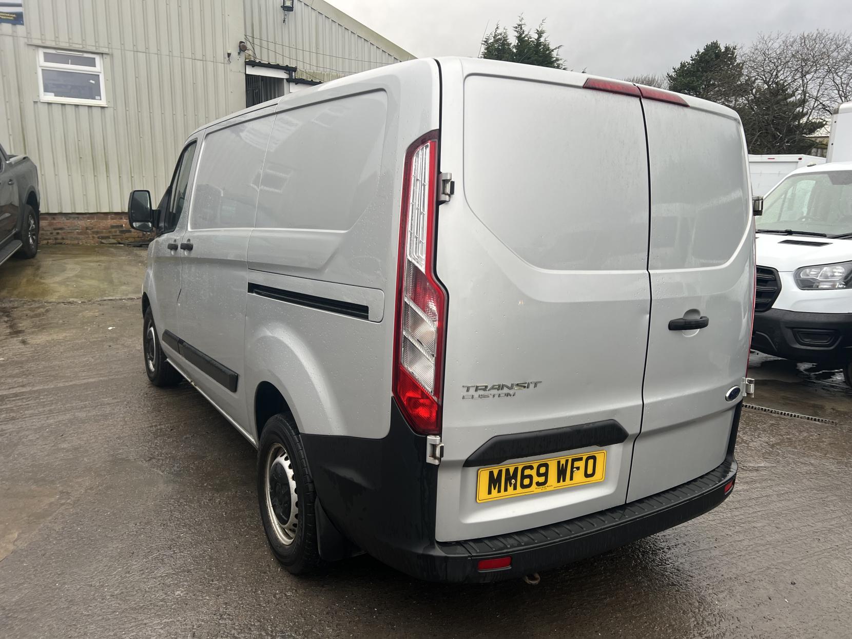 Ford Transit Custom 2.0 300 EcoBlue Leader Panel Van 5dr Diesel Manual L1 H1 Euro 6 (s/s) (105 ps)