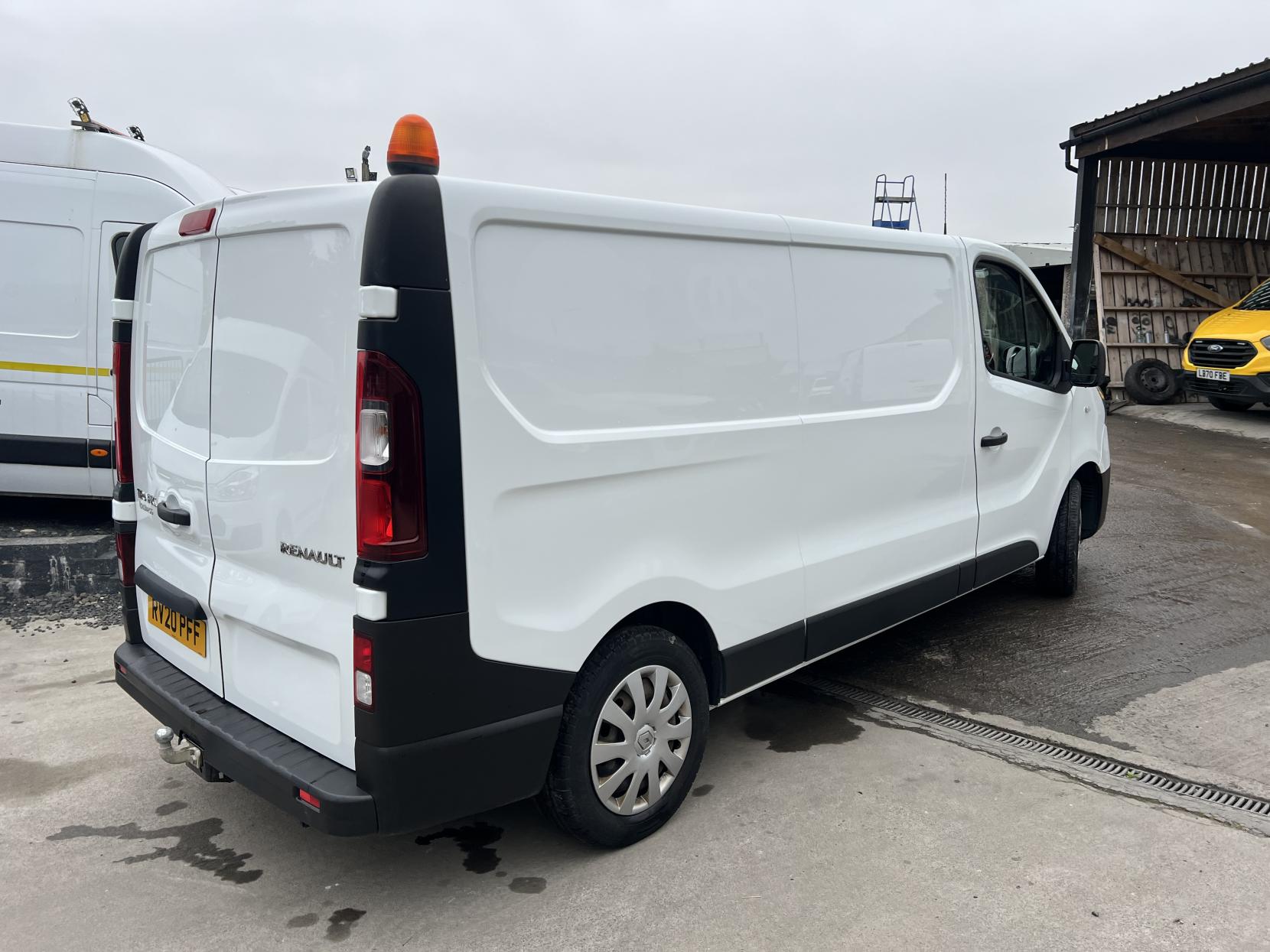 Renault Trafic 2.0 dCi ENERGY 30 Business Panel Van 5dr Diesel Manual LWB Standard Roof Euro 6 (s/s) (120 ps)