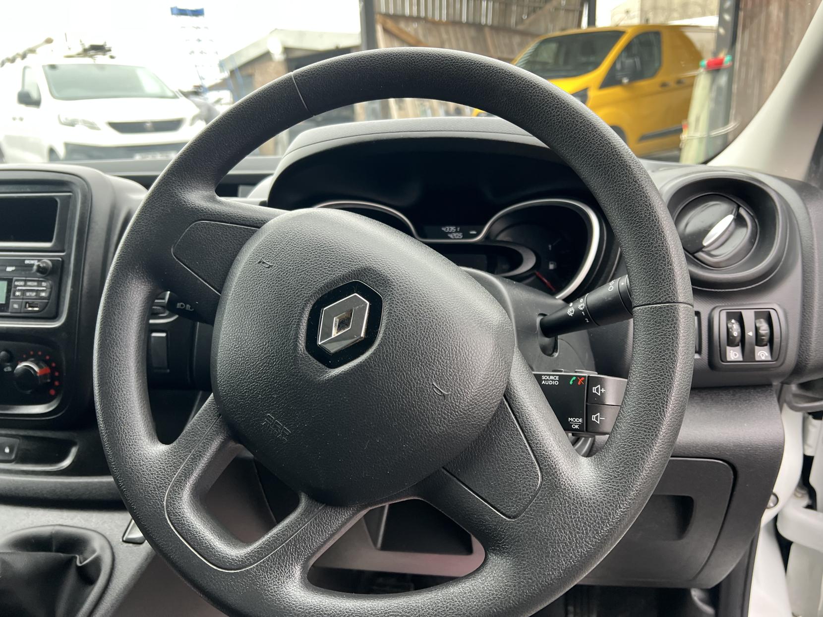 Renault Trafic 2.0 dCi ENERGY 30 Business Panel Van 5dr Diesel Manual LWB Standard Roof Euro 6 (s/s) (120 ps)