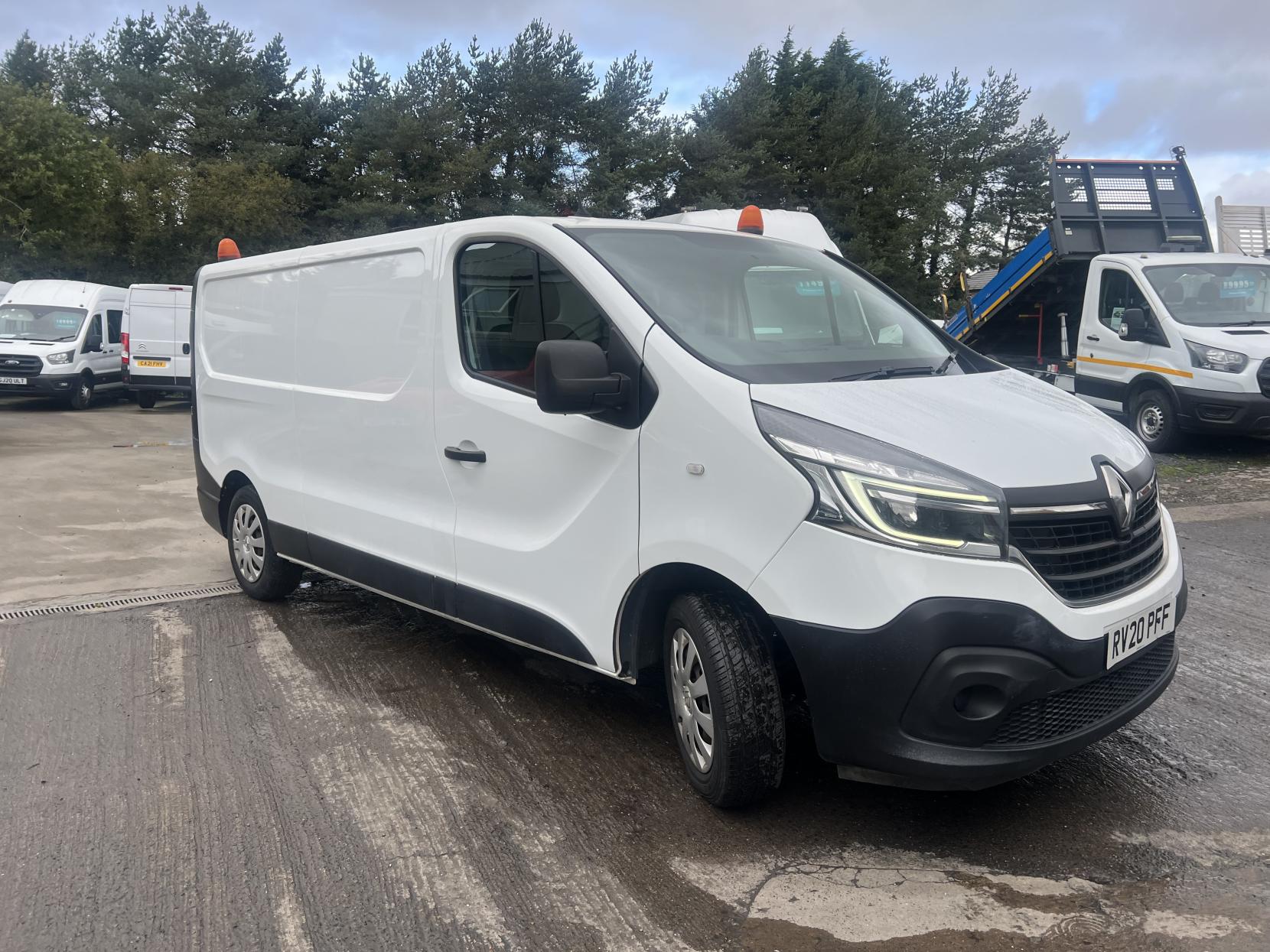 Renault Trafic 2.0 dCi ENERGY 30 Business Panel Van 5dr Diesel Manual LWB Standard Roof Euro 6 (s/s) (120 ps)