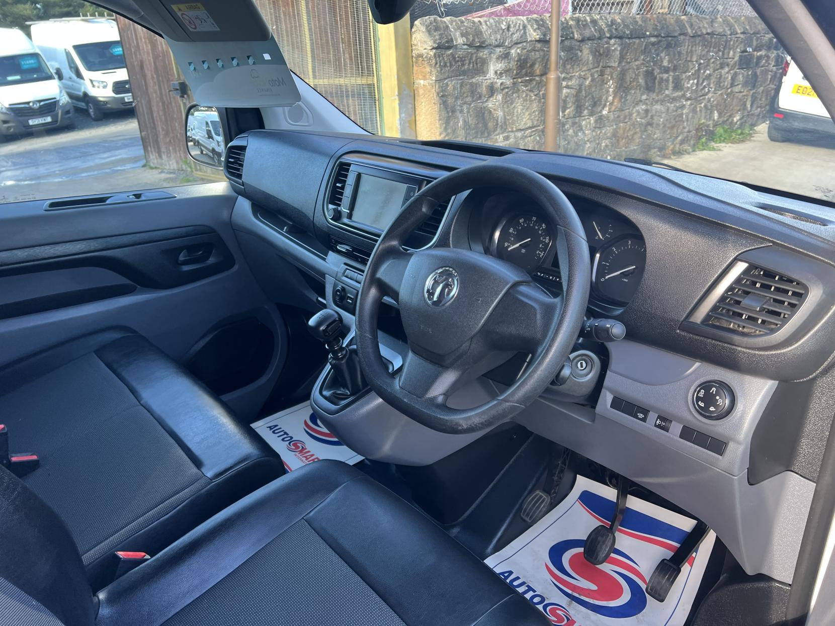 Vauxhall Vivaro 1.5 Turbo D 2900 Dynamic Panel Van 6dr Diesel Manual L2 H1 Euro 6 (s/s) (100 ps)