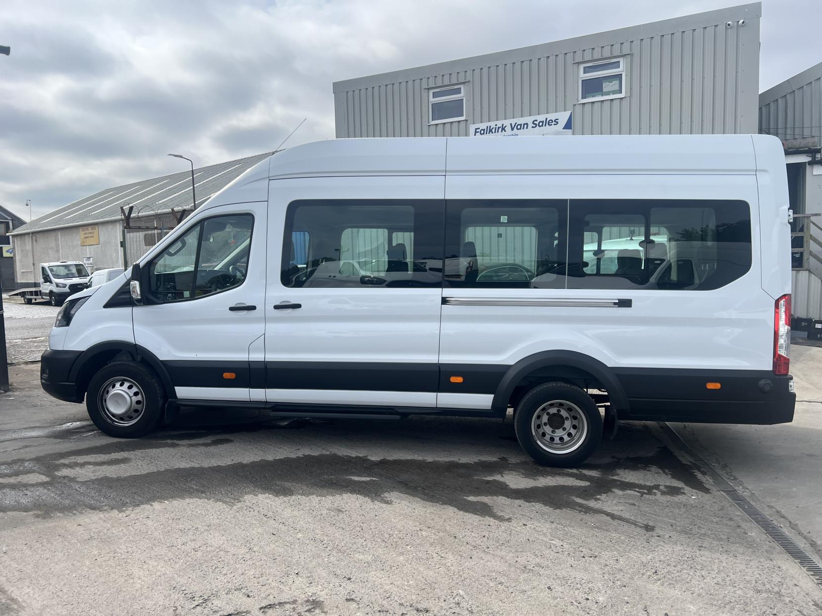 Ford Transit 2.0 460 EcoBlue Trend Minibus Double Cab 5dr Diesel Manual RWD L4 H3 Euro 6 (s/s) (17 Seat, DRW) (130 ps)