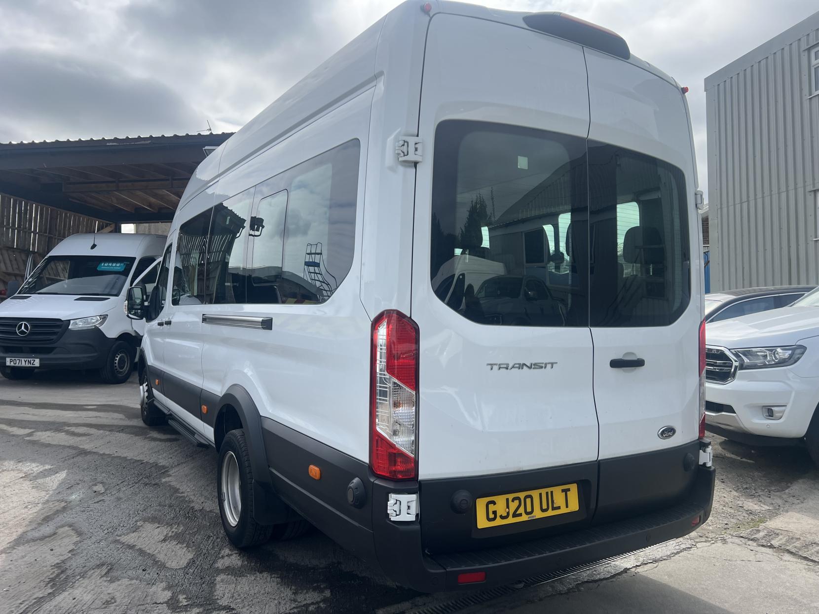 Ford Transit 2.0 460 EcoBlue Trend Minibus Double Cab 5dr Diesel Manual RWD L4 H3 Euro 6 (s/s) (17 Seat, DRW) (130 ps)