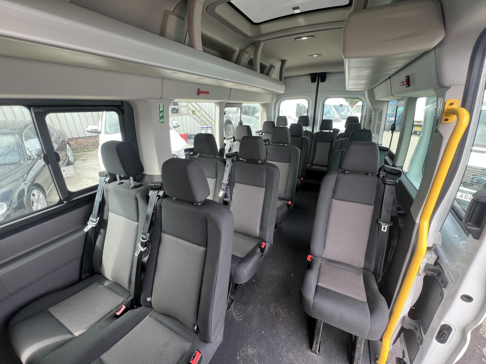 Ford Transit 2.0 460 EcoBlue Trend Minibus Double Cab 5dr Diesel Manual RWD L4 H3 Euro 6 (s/s) (17 Seat, DRW) (130 ps)