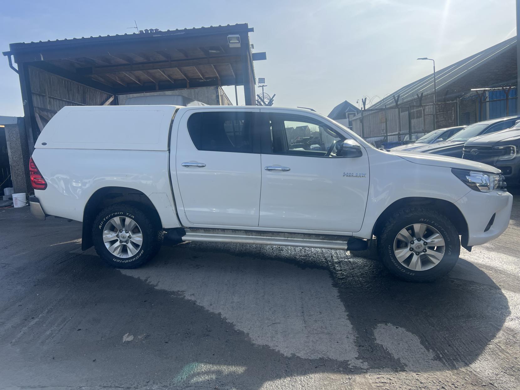 Toyota Hilux 2.4 D-4D Icon Pickup Double Cab 4dr Diesel Manual 4WD Euro 6 (3.5t) (150 ps)