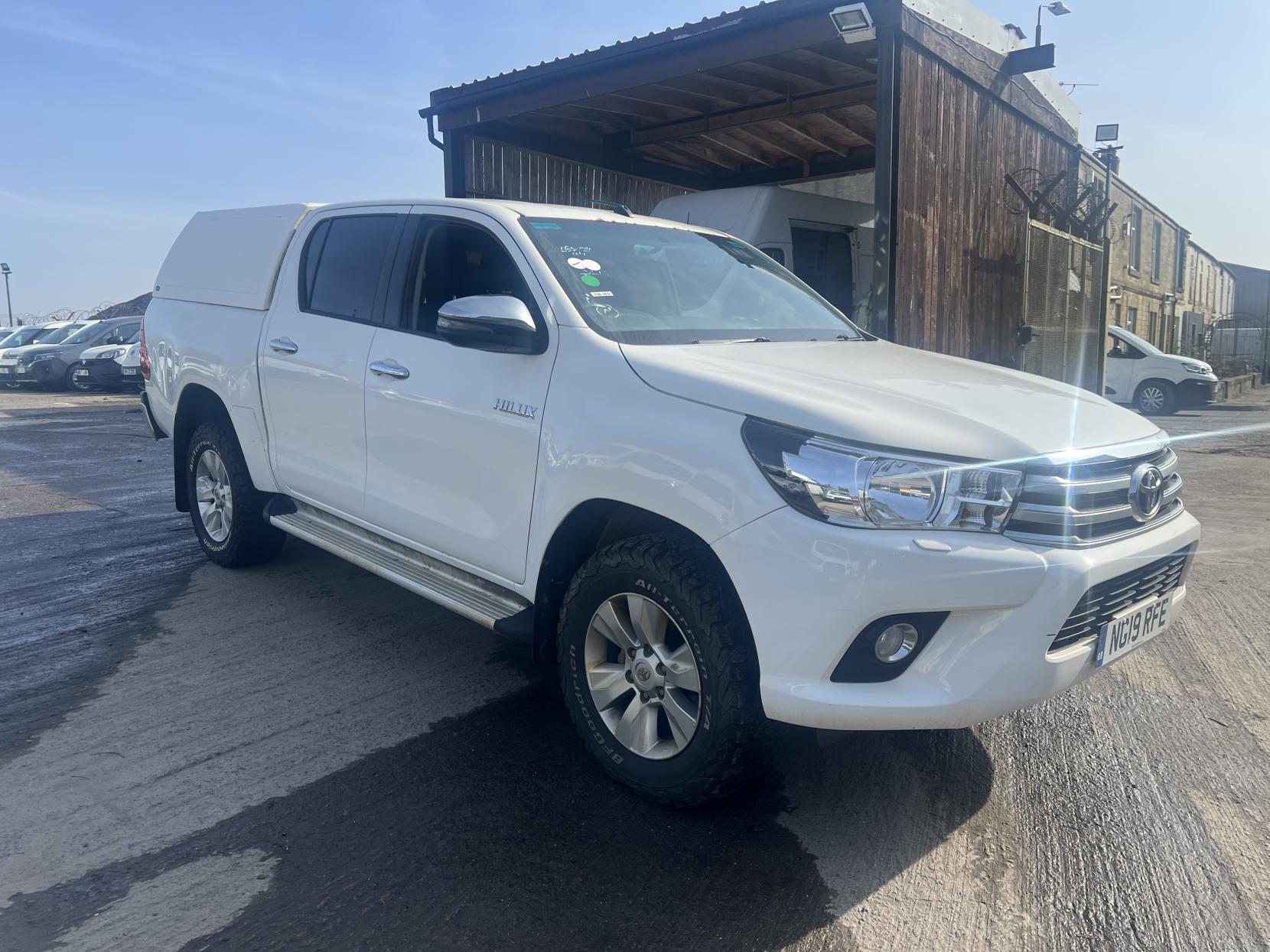 Toyota Hilux 2.4 D-4D Icon Pickup Double Cab 4dr Diesel Manual 4WD Euro 6 (3.5t) (150 ps)