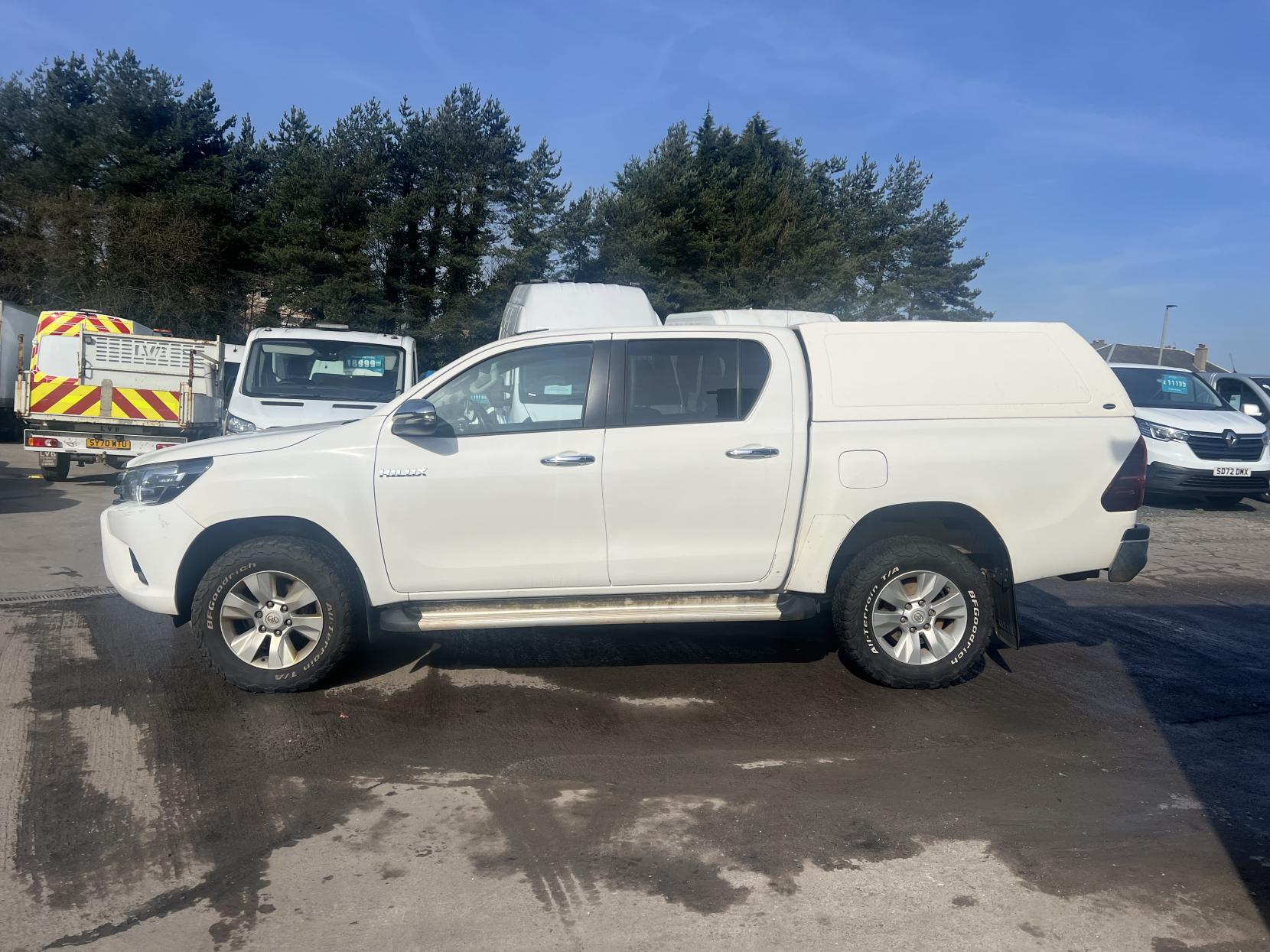 Toyota Hilux 2.4 D-4D Icon Pickup Double Cab 4dr Diesel Manual 4WD Euro 6 (3.5t) (150 ps)