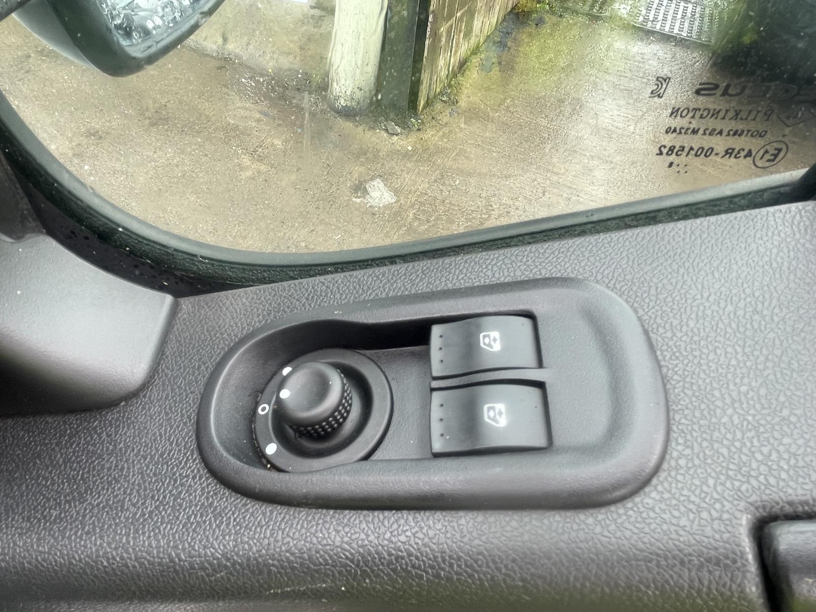 Vauxhall Movano 2.3 CDTi 3500 Panel Van 5dr Diesel Manual FWD L2 H2 Euro 6 (130 ps)