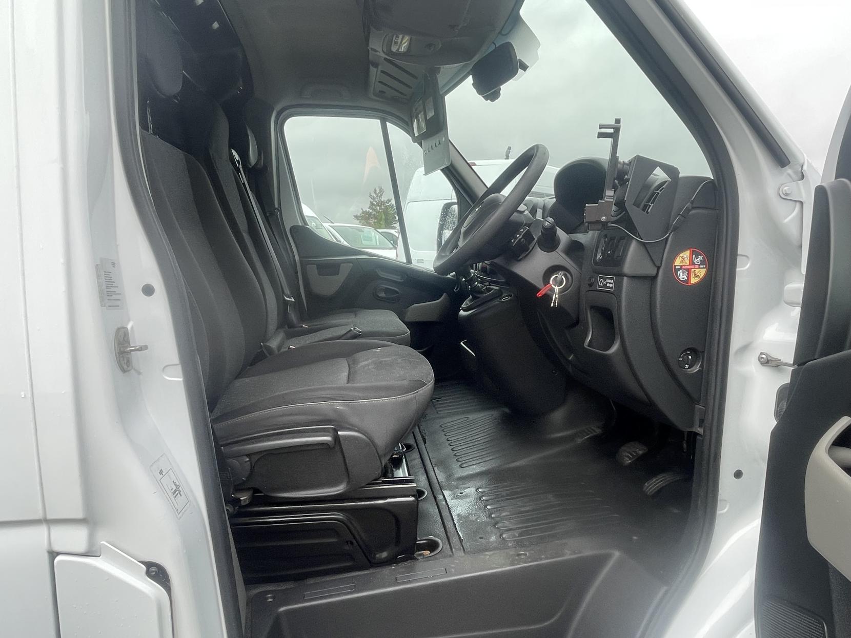 Vauxhall Movano 2.3 CDTi 3500 Panel Van 5dr Diesel Manual FWD L2 H2 Euro 6 (130 ps)