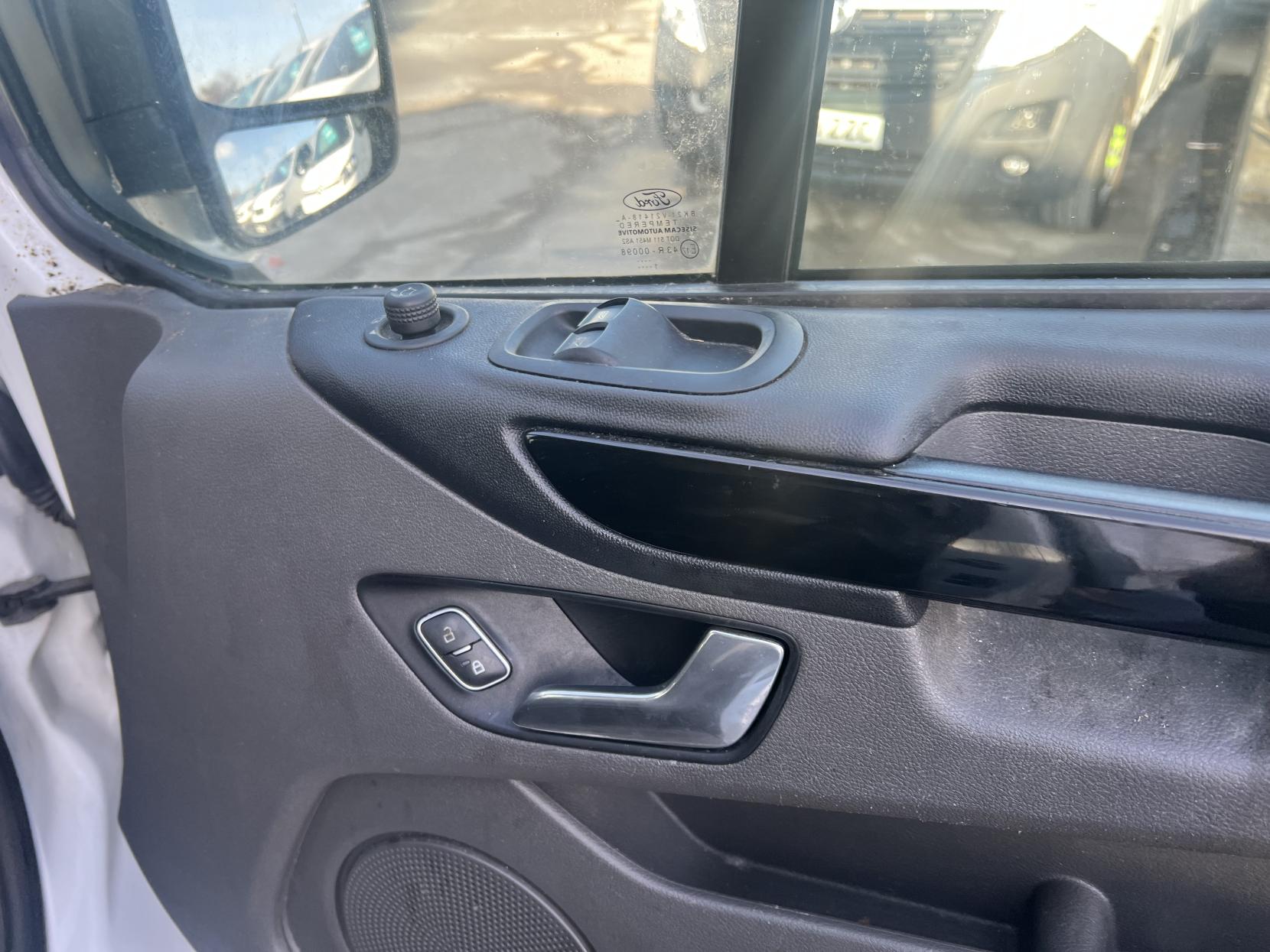 Ford Transit Custom 2.0 300 EcoBlue Limited Panel Van 5dr Diesel Manual L2 H1 Euro 6 (s/s) (130 ps)