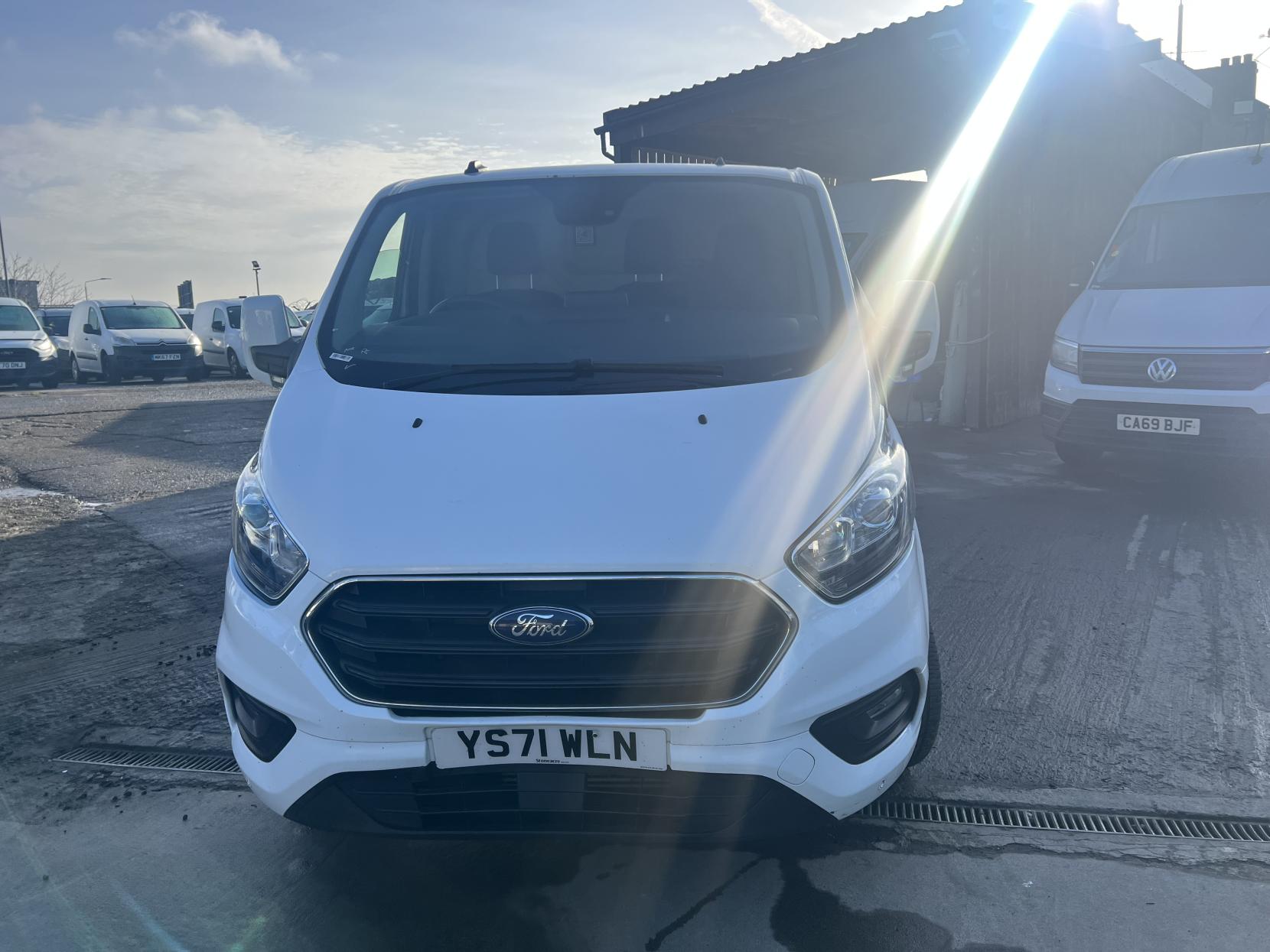 Ford Transit Custom 2.0 300 EcoBlue Limited Panel Van 5dr Diesel Manual L2 H1 Euro 6 (s/s) (130 ps)