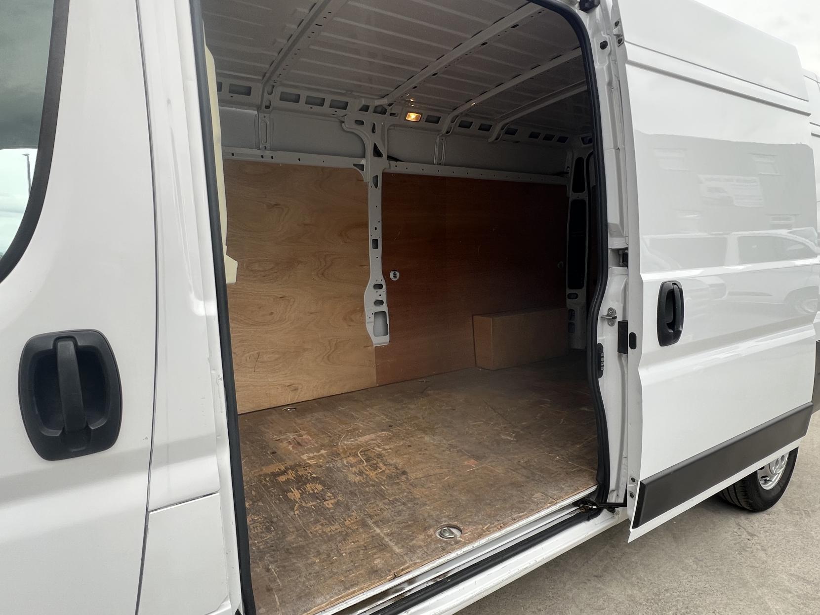 Citroen Relay 2.2 BlueHDi 35 Enterprise Panel Van 5dr Diesel Manual L3 High Roof Euro 6 (s/s) (140 ps)