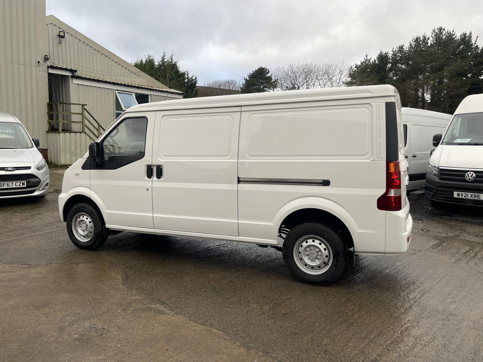 DFSK EC35 39kWh 62 Panel Van 5dr Electric Auto SWB (82 ps)
