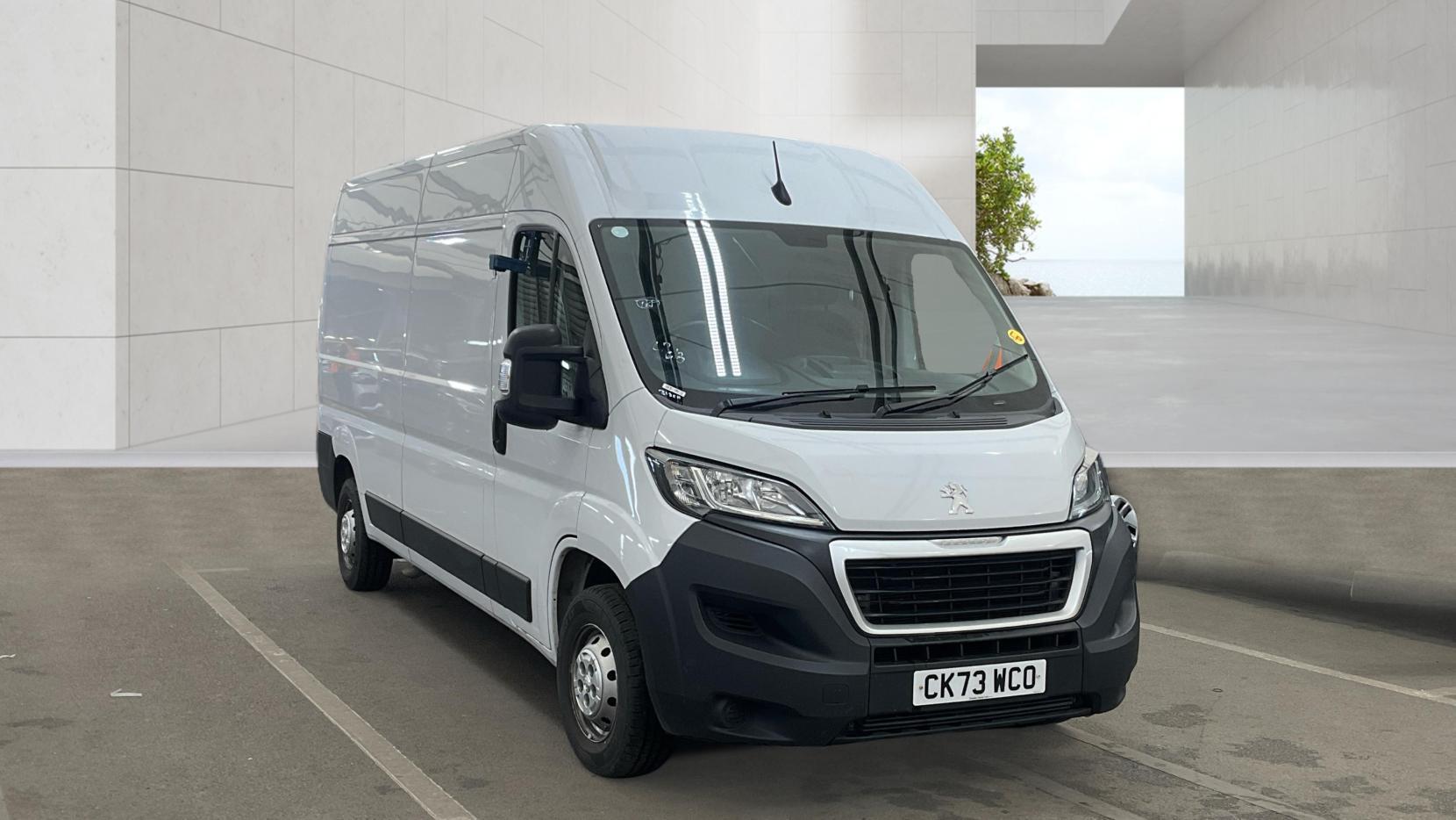 Peugeot Boxer 2.2 BlueHDi 335 Professional Premium + Panel Van 5dr Diesel Manual L3 H2 Euro 6 (s/s) (140 ps)