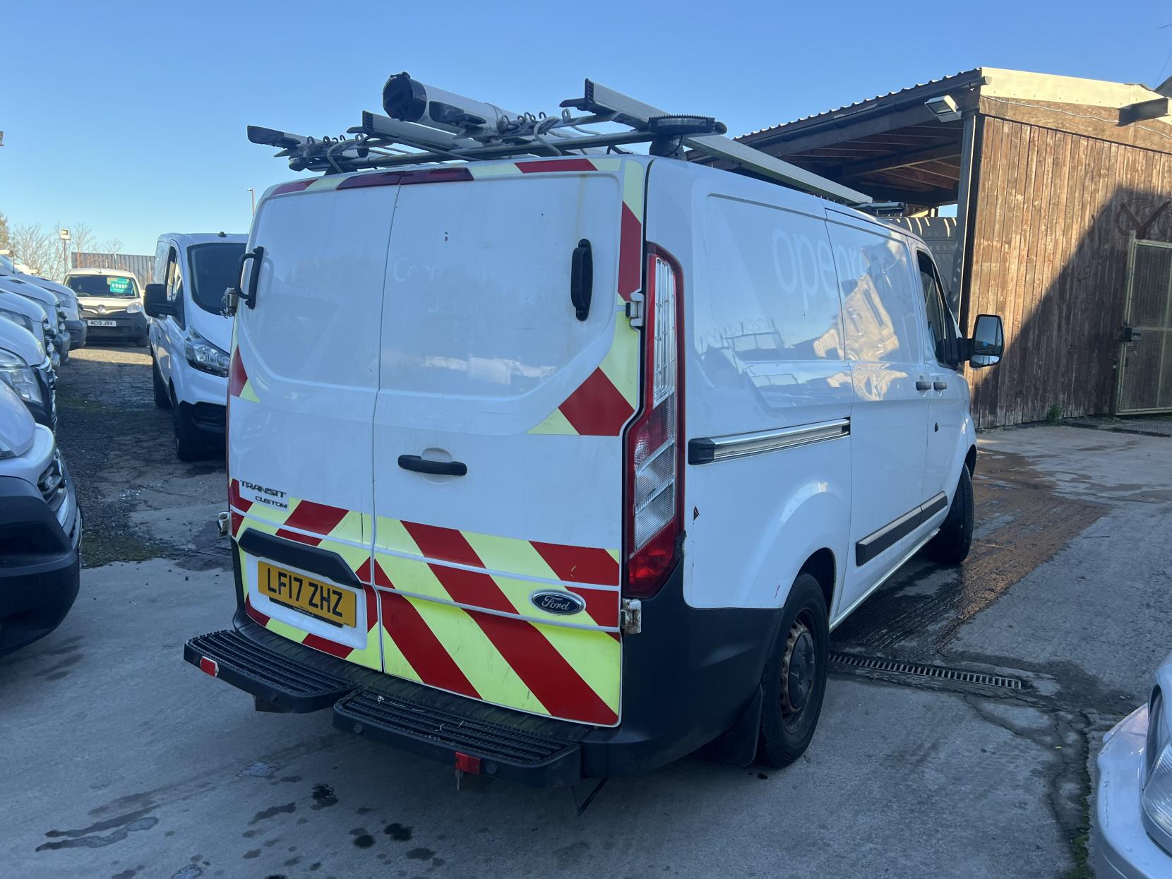 Ford Transit Custom 2.0 TDCi 310 Panel Van 5dr Diesel Manual L1 H1 (163 g/km, 104 bhp)