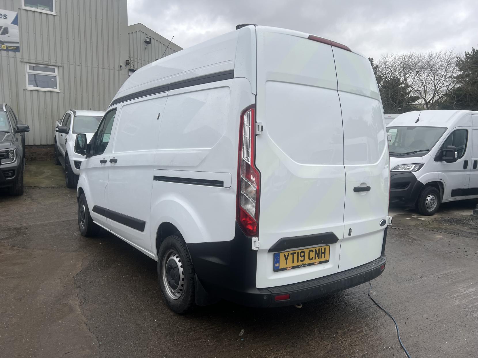 Ford Transit Custom 2.0 300 EcoBlue Panel Van 5dr Diesel Manual L1 H2 Euro 6 (105 ps)