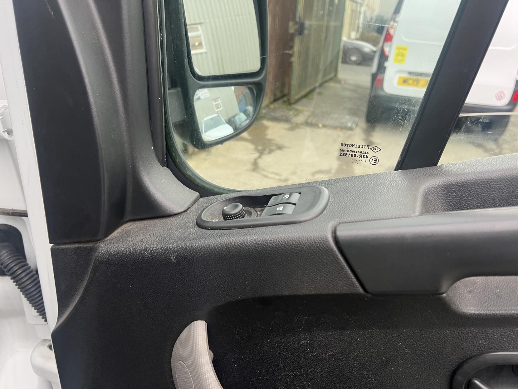 Vauxhall Movano 2.3 CDTi 3500 Panel Van 5dr Diesel Manual FWD L2 H2 Euro 6 (130 ps)