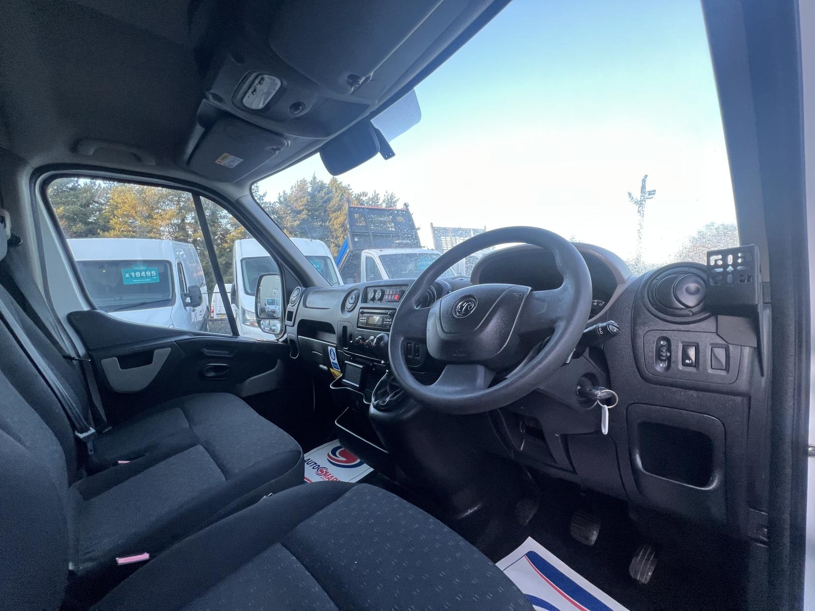 Vauxhall Movano 2.3 CDTi 3500 Panel Van 5dr Diesel Manual FWD L2 H2 Euro 6 (130 ps)