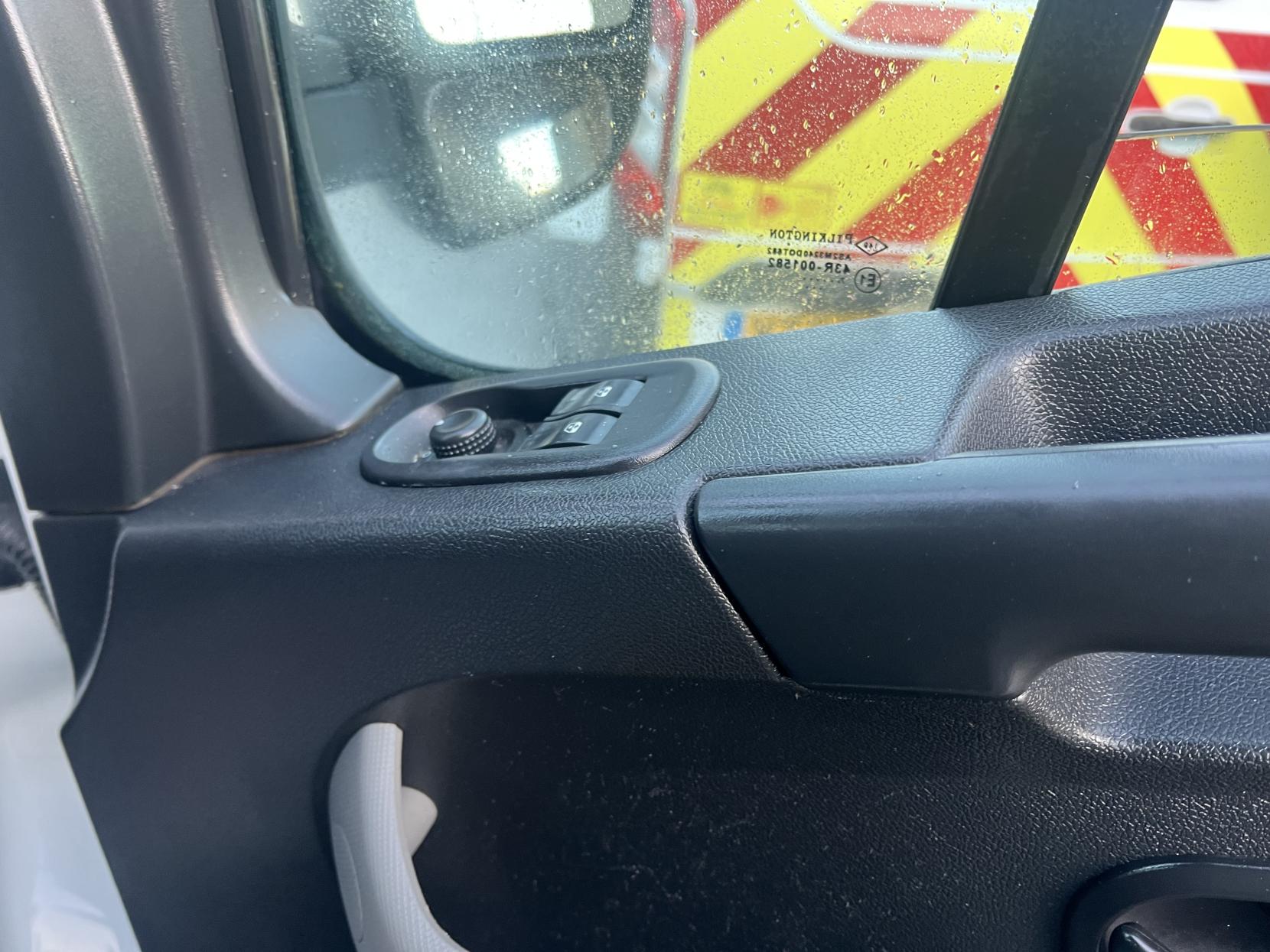 Vauxhall Movano 2.3 CDTi 3500 Panel Van 5dr Diesel Manual FWD L2 H2 Euro 6 (130 ps)