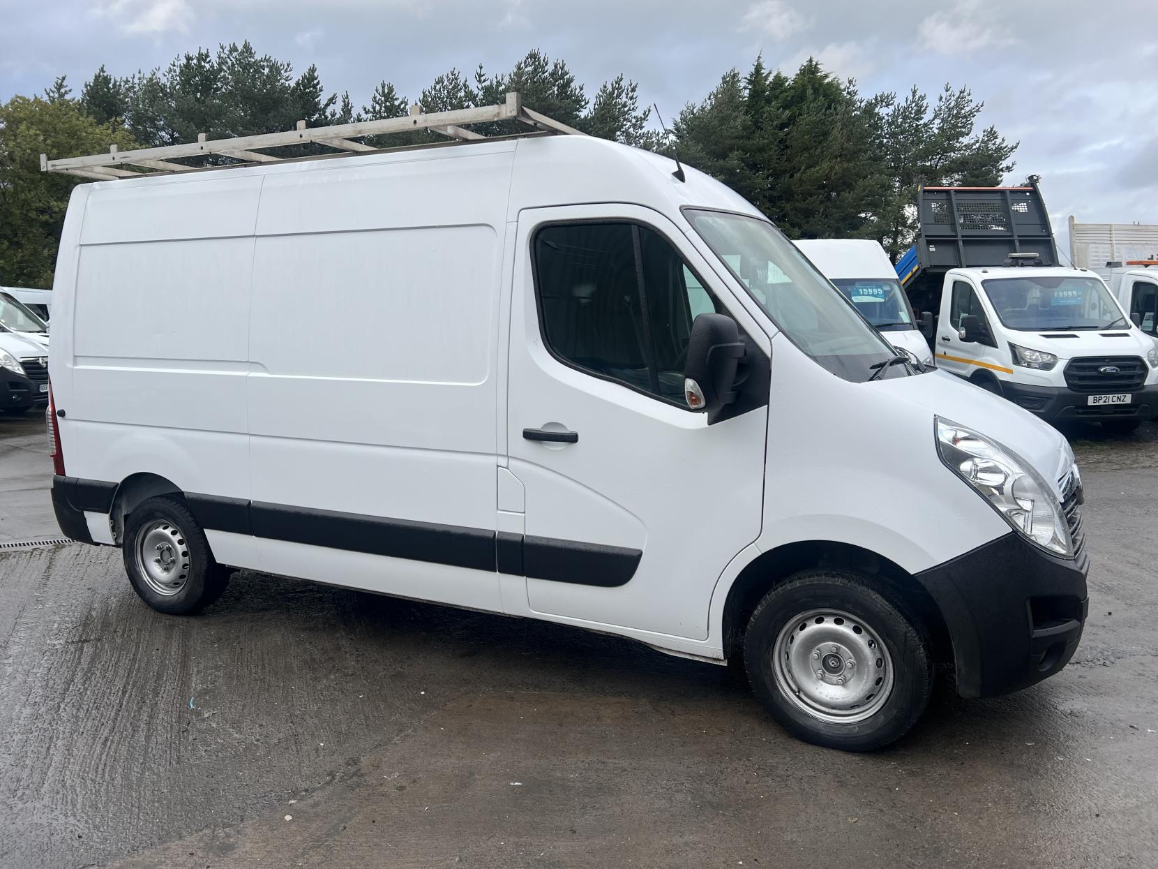 Vauxhall Movano 2.3 CDTi 3500 BiTurbo Panel Van 5dr Diesel Manual FWD L2 H2 Euro 6 (s/s) (145 ps)