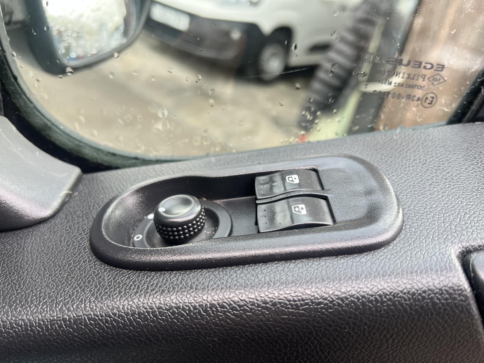 Vauxhall Movano 2.3 CDTi 3500 BiTurbo Panel Van 5dr Diesel Manual FWD L2 H2 Euro 6 (s/s) (145 ps)