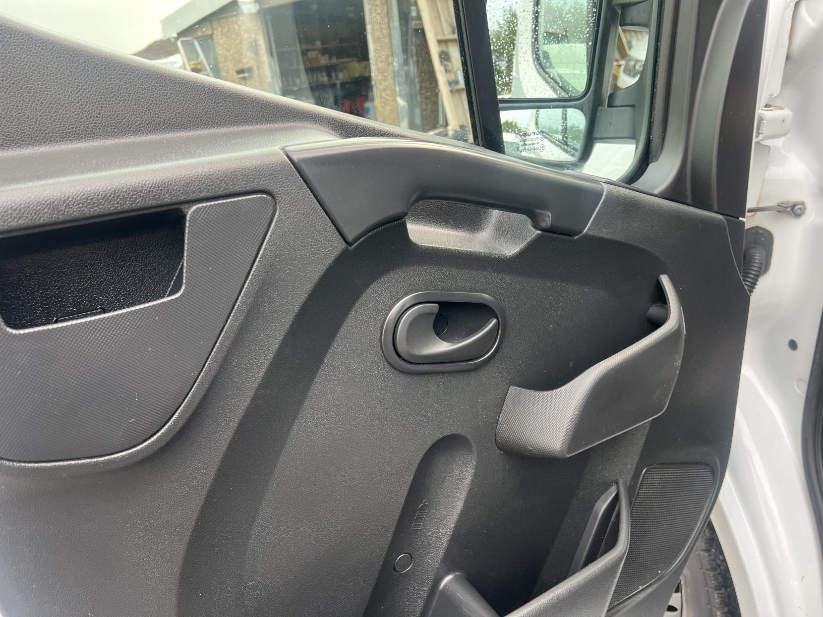 Vauxhall Movano 2.3 CDTi 3500 BiTurbo Panel Van 5dr Diesel Manual FWD L2 H2 Euro 6 (s/s) (145 ps)