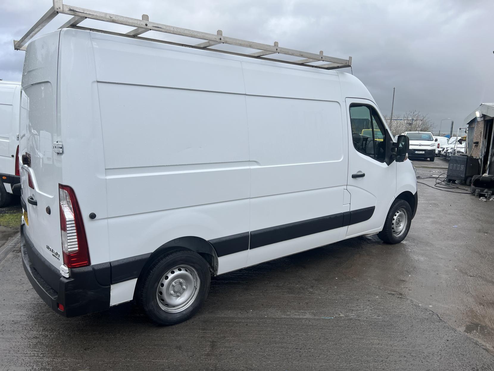 Vauxhall Movano 2.3 CDTi 3500 BiTurbo Panel Van 5dr Diesel Manual FWD L2 H2 Euro 6 (s/s) (145 ps)