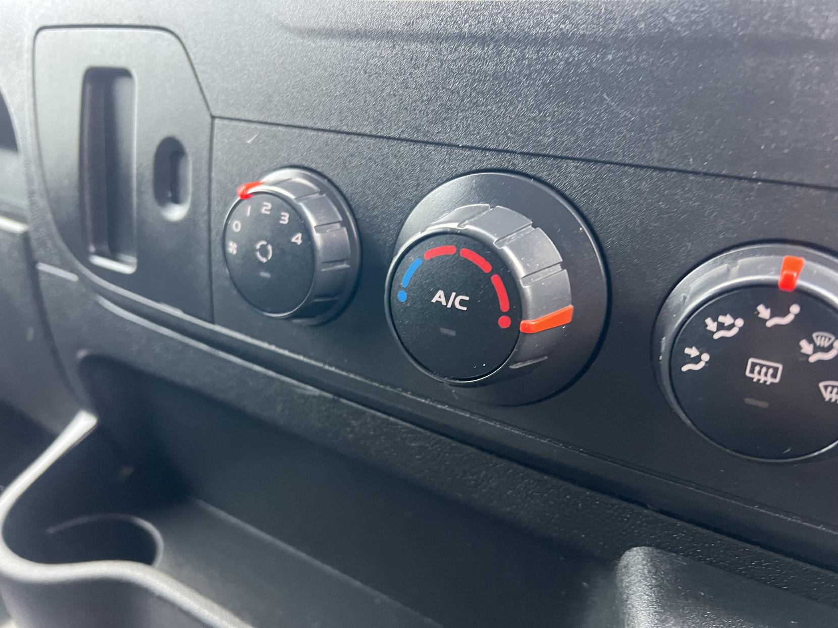 Vauxhall Movano 2.3 CDTi 3500 BiTurbo Panel Van 5dr Diesel Manual FWD L2 H2 Euro 6 (s/s) (145 ps)