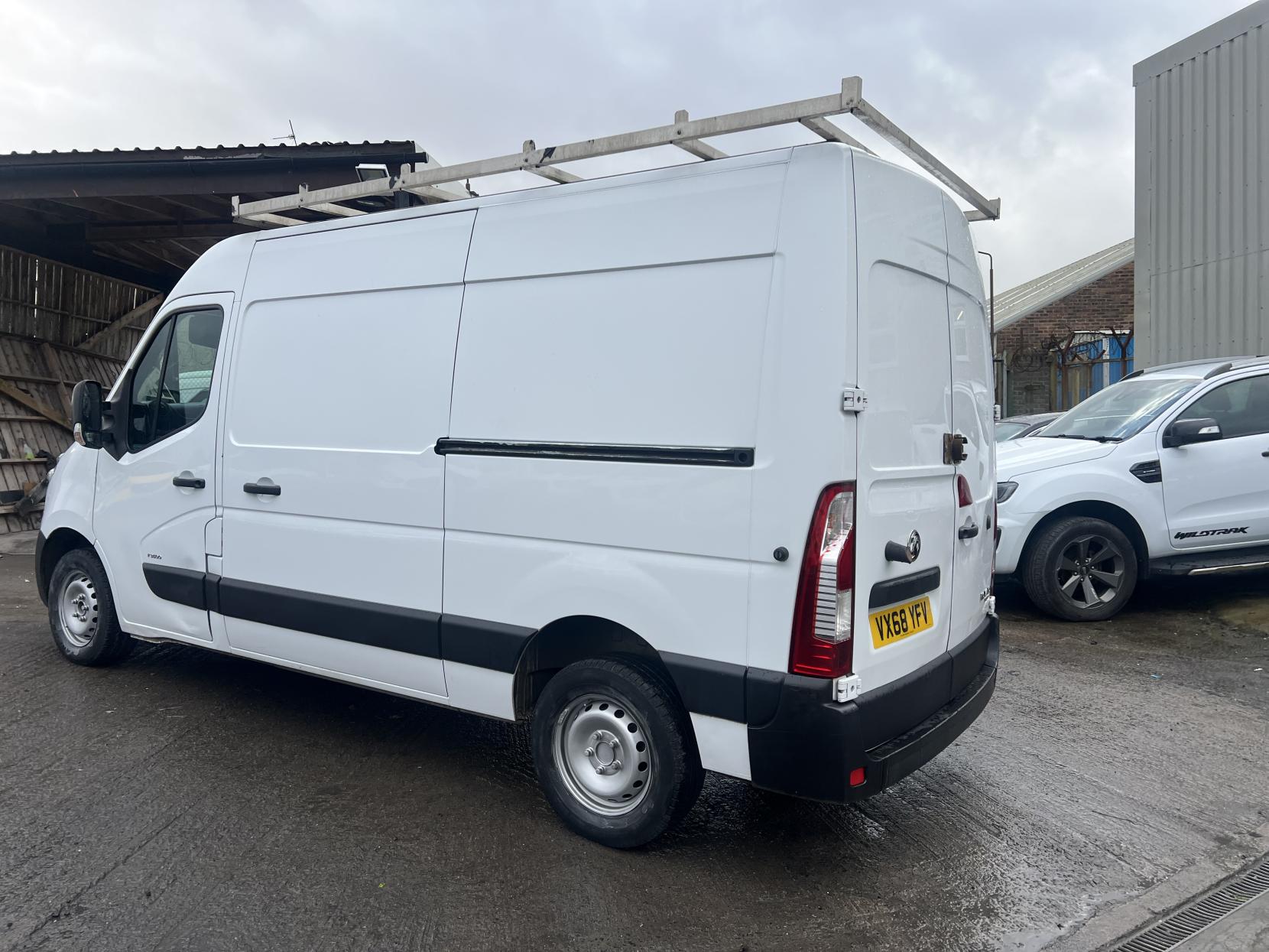 Vauxhall Movano 2.3 CDTi 3500 BiTurbo Panel Van 5dr Diesel Manual FWD L2 H2 Euro 6 (s/s) (145 ps)